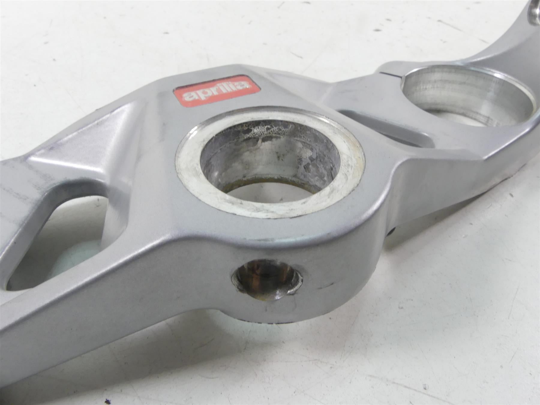 2021 Aprilia RS 660 Upper Triple Tree Steering Clamp 51mm 2B005253 {{ shop.shopifyCountryName }} - Mototech271