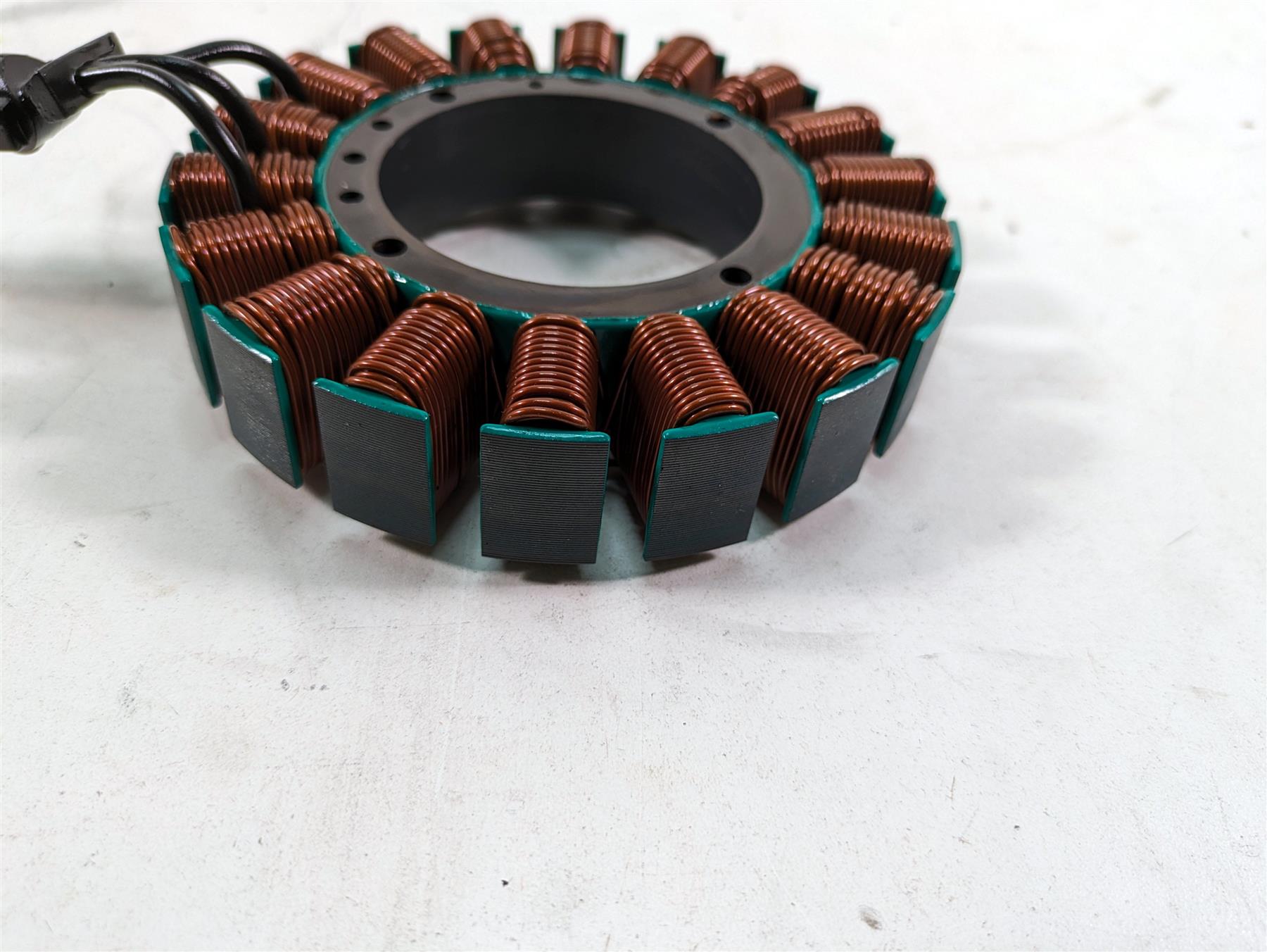 2006 Harley Touring FLHTCUI Electra Glide Stator Alternator Generator 29987-06D {{ shop.shopifyCountryName }} - Mototech271