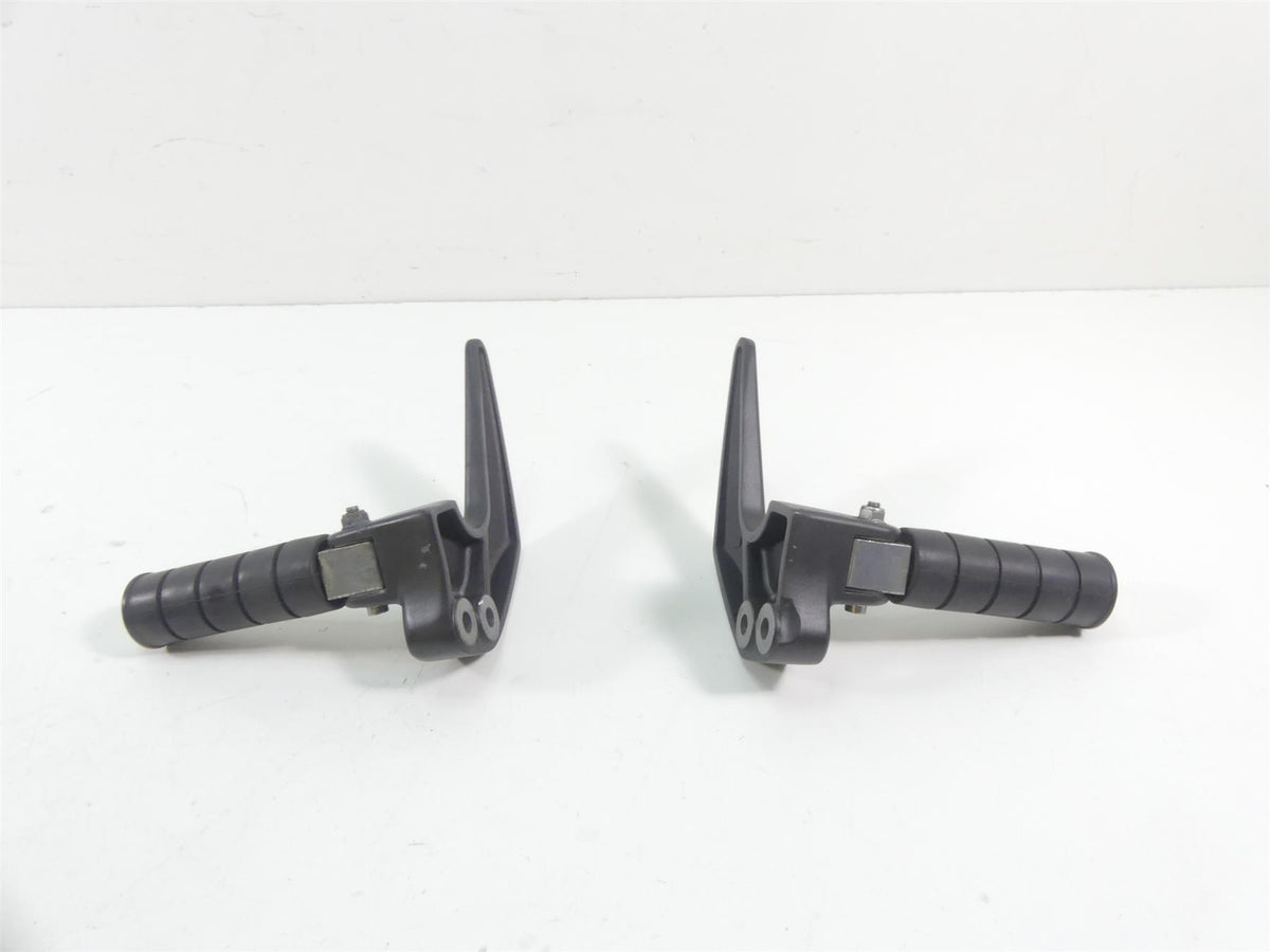 2007 Yamaha XVS1300 V-Star Rear Passenger Foot Peg Footpeg Set 3D8-27430-00-00 {{ shop.shopifyCountryName }} - Mototech271