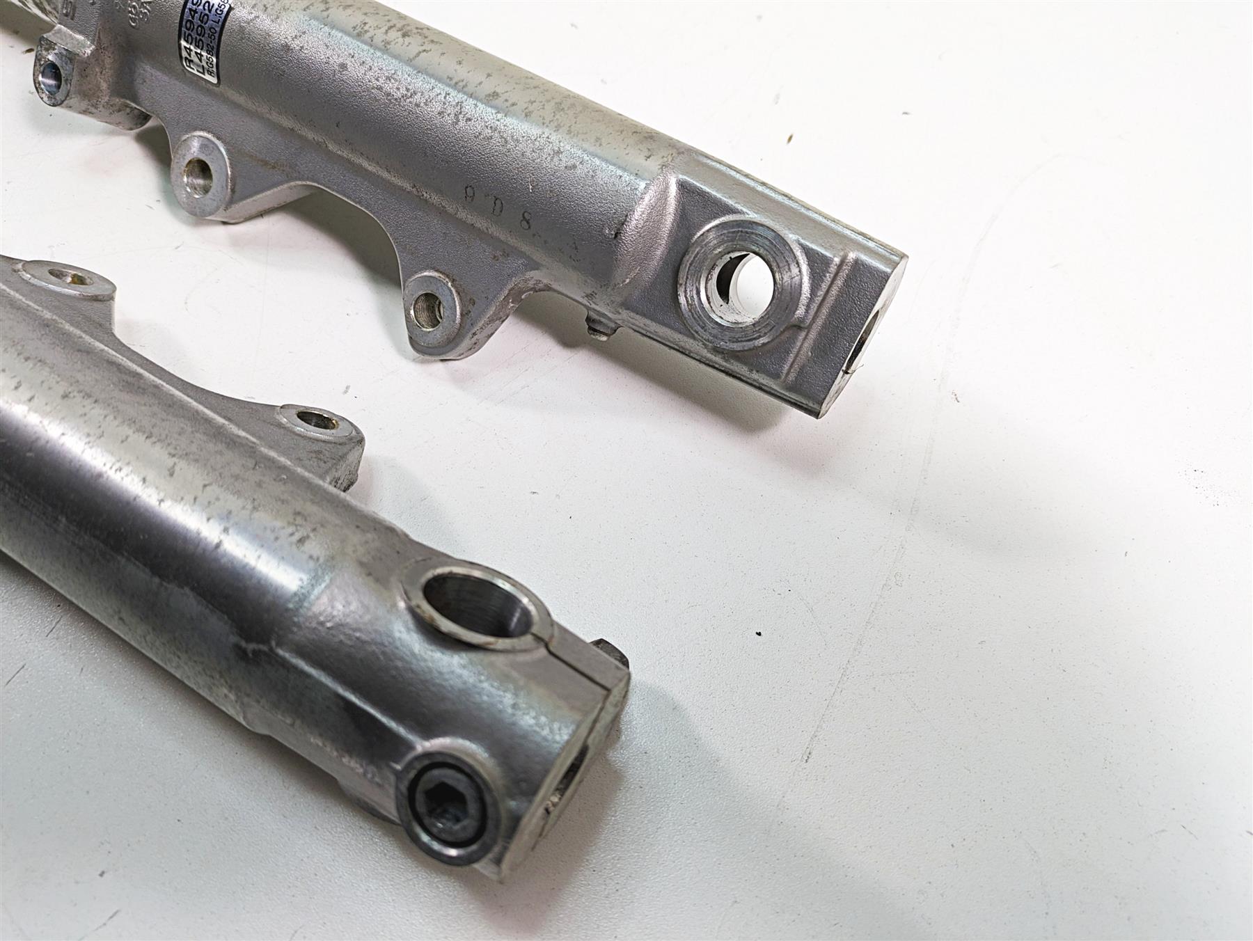 1999 Harley Dyna FXDL Low Rider 39mm Dual Caliper Front Fork Leg Set 45949-92 {{ shop.shopifyCountryName }} - Mototech271