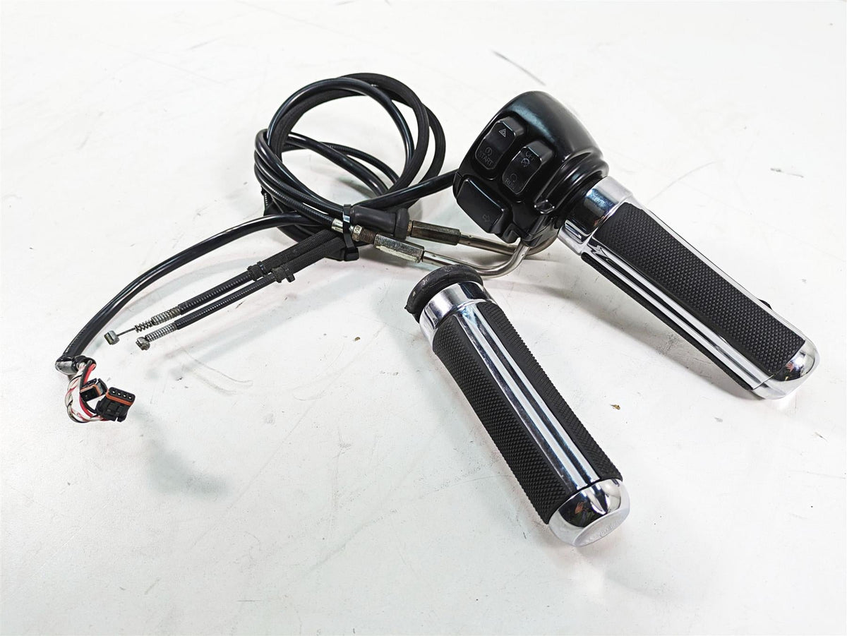 2012 Harley FLD Dyna Switchback Right Control Switch Throttle Grip Set 72948-12 {{ shop.shopifyCountryName }} - Mototech271