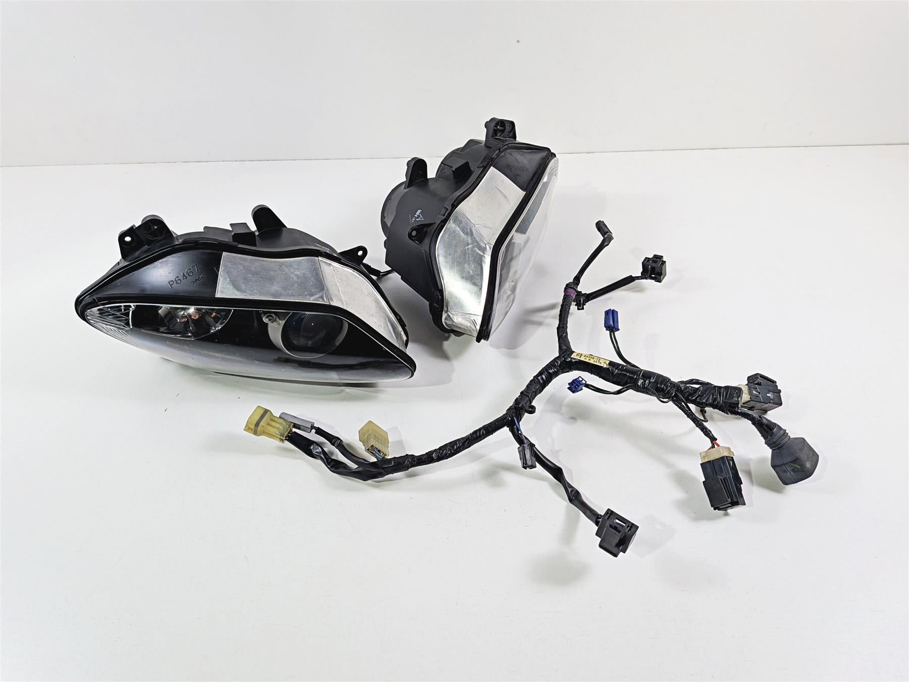 2008 Yamaha YZF R1 RN19 Nice Headlight Head Lamp Set & Wiring 4C8-84303-40-00 {{ shop.shopifyCountryName }} - Mototech271