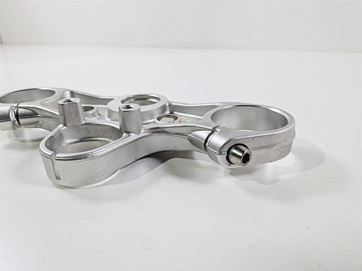 2016 Aprilia RSV 1100 Tuono V4 Factory Upper Triple Tree Steering Clamp 2B001610 {{ shop.shopifyCountryName }} - Mototech271