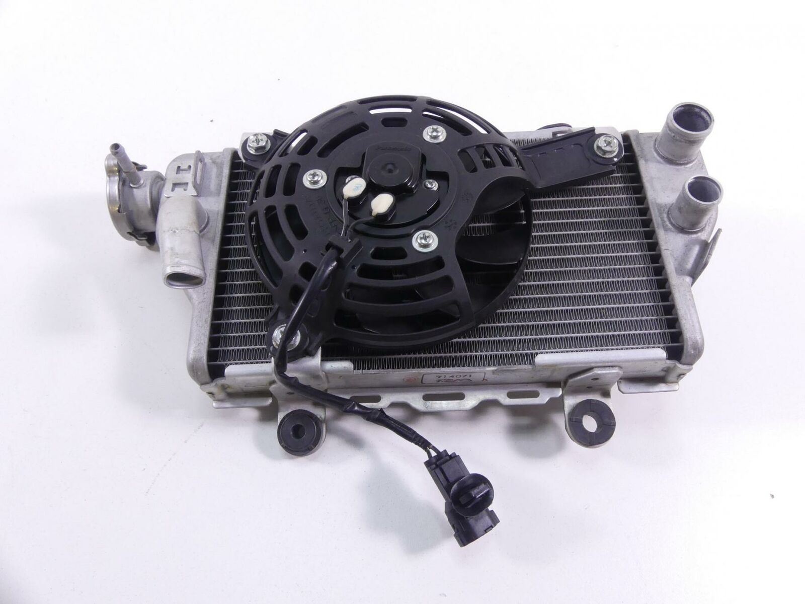 2017 Honda CRF1000 Africa Twin Right Radiator Fan Set 19010-MJP-A61 {{ shop.shopifyCountryName }} - Mototech271