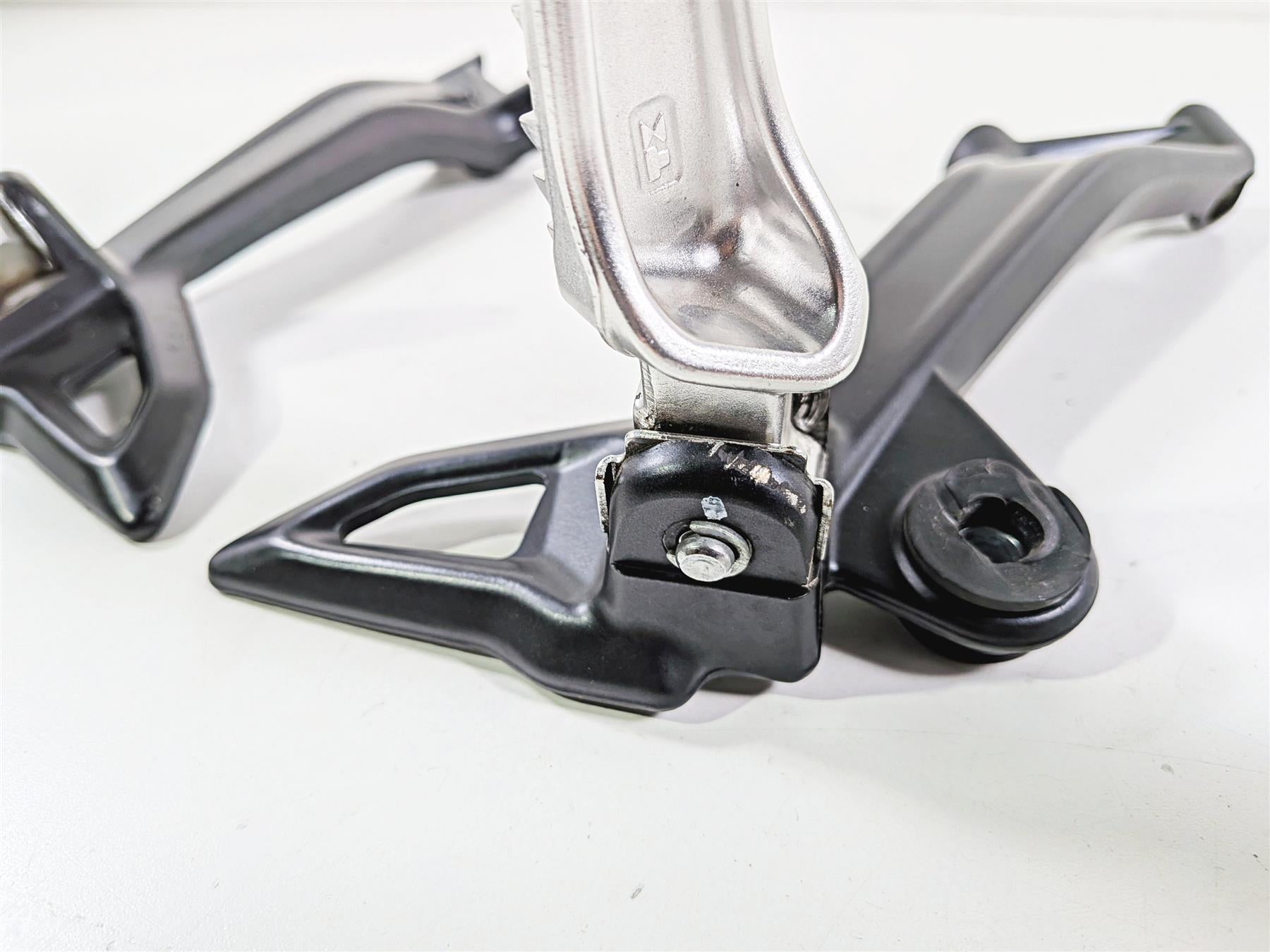 2025 CFMoto 450 SS Left Right Rear Passenger Footpegs 6AQV-140200-1001-0D300 {{ shop.shopifyCountryName }} - Mototech271