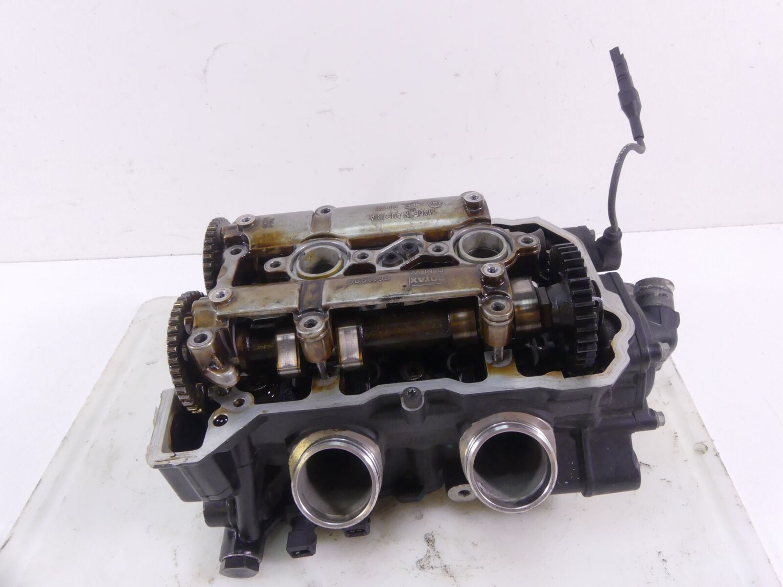 2010 BMW F800GS K72 Cylinderhead Cylinder Head Housing + Camshaft Set 1112853598 {{ shop.shopifyCountryName }} - Mototech271