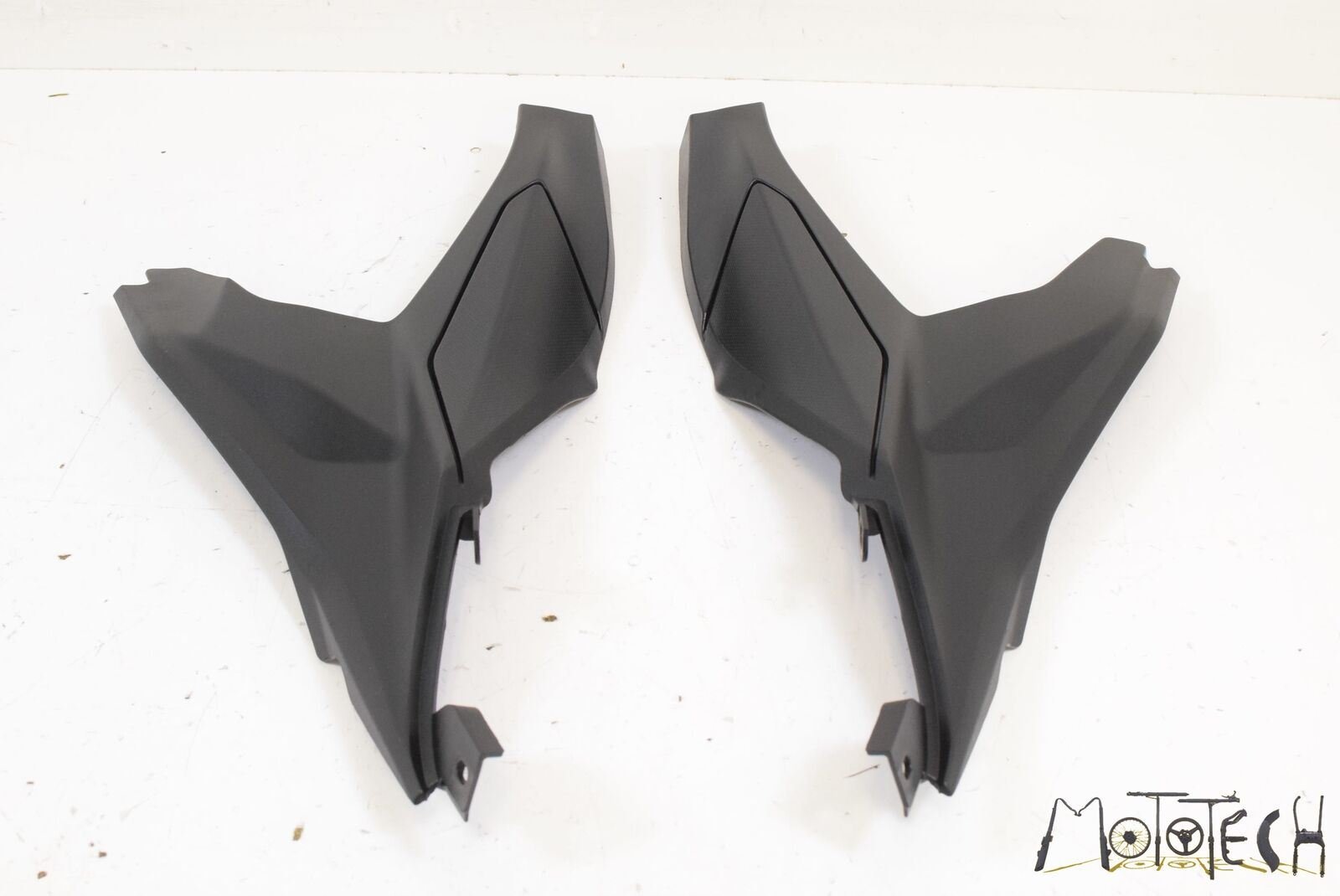 2016 Ducati Superbike 959 Panigale Subframe Side Cover Fairing SET 46016311B {{ shop.shopifyCountryName }} - Mototech271