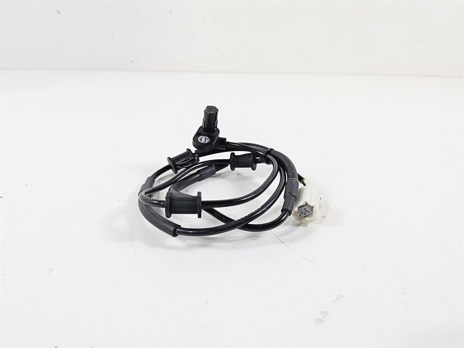 2023 Yamaha MT10 MTN1000 Rear Abs Brake Wheel Speed Sensor 2CR-85980-01-00 {{ shop.shopifyCountryName }} - Mototech271
