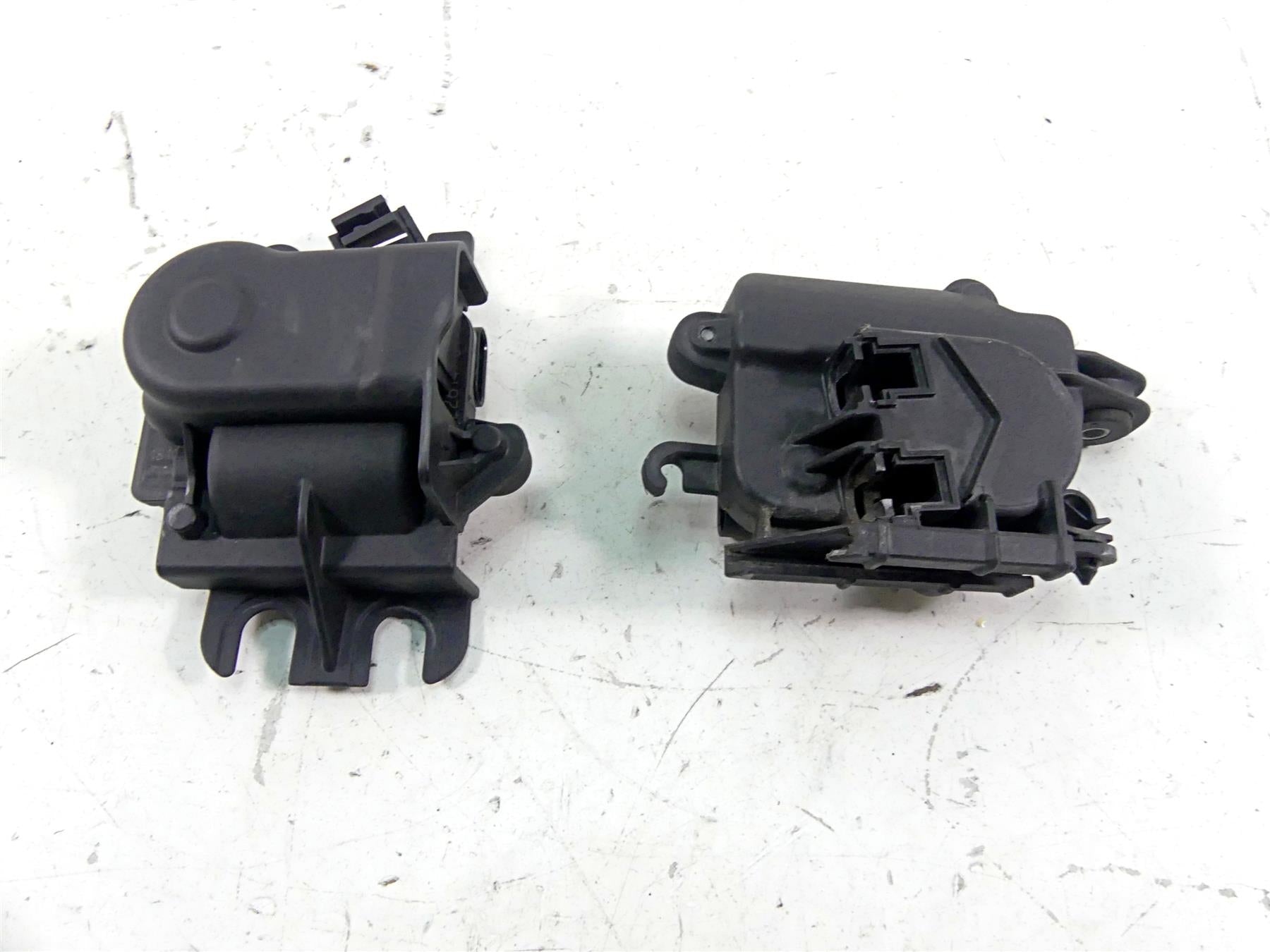 2018 BMW S1000RR K46 Exhaust Actuator Servo Motor Set 18517722614 18519443059 {{ shop.shopifyCountryName }} - Mototech271