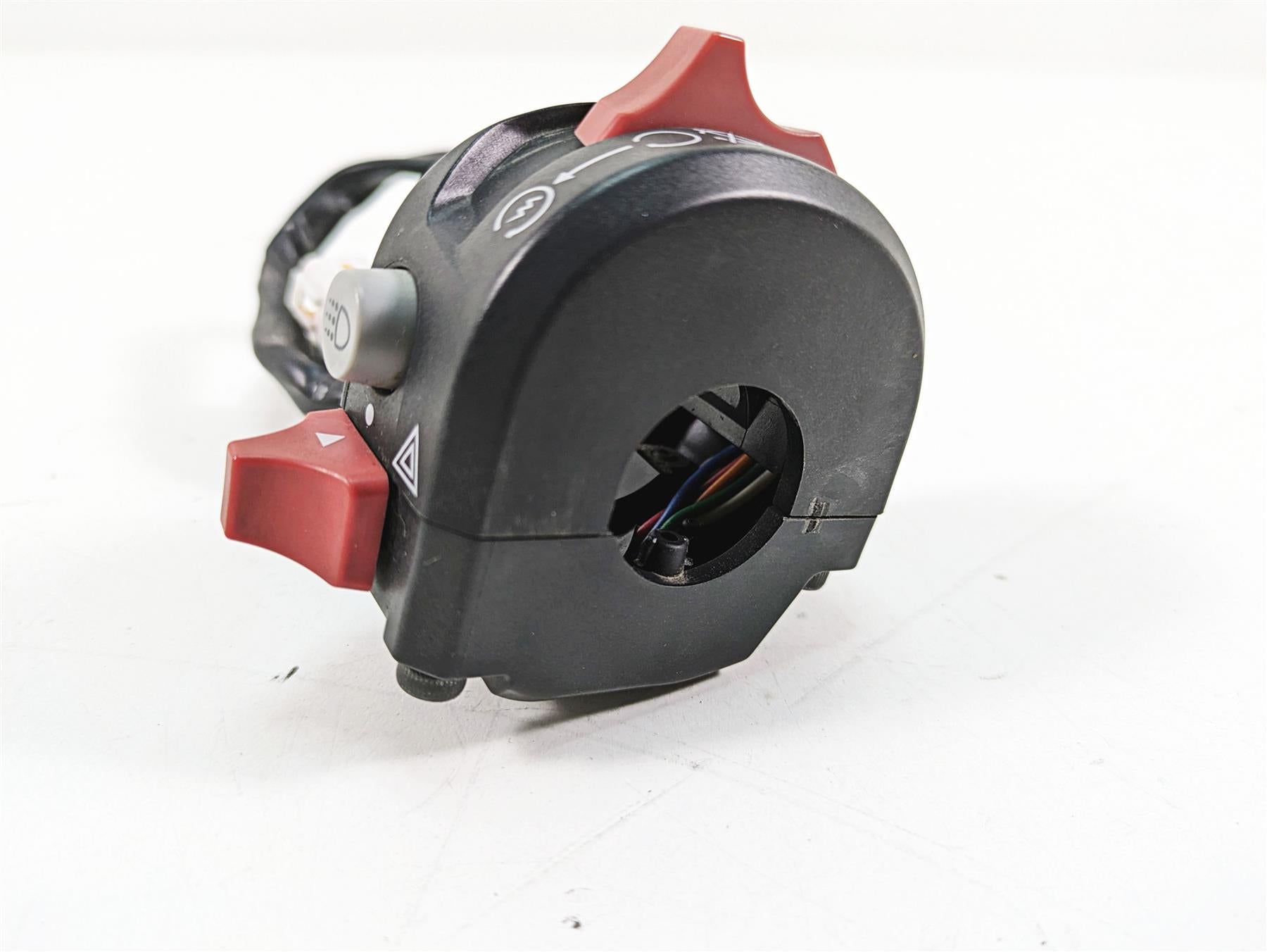 2020 Ducati Hypermotard 950 SP Right Hand Start Stop Control Switch 65010283B {{ shop.shopifyCountryName }} - Mototech271