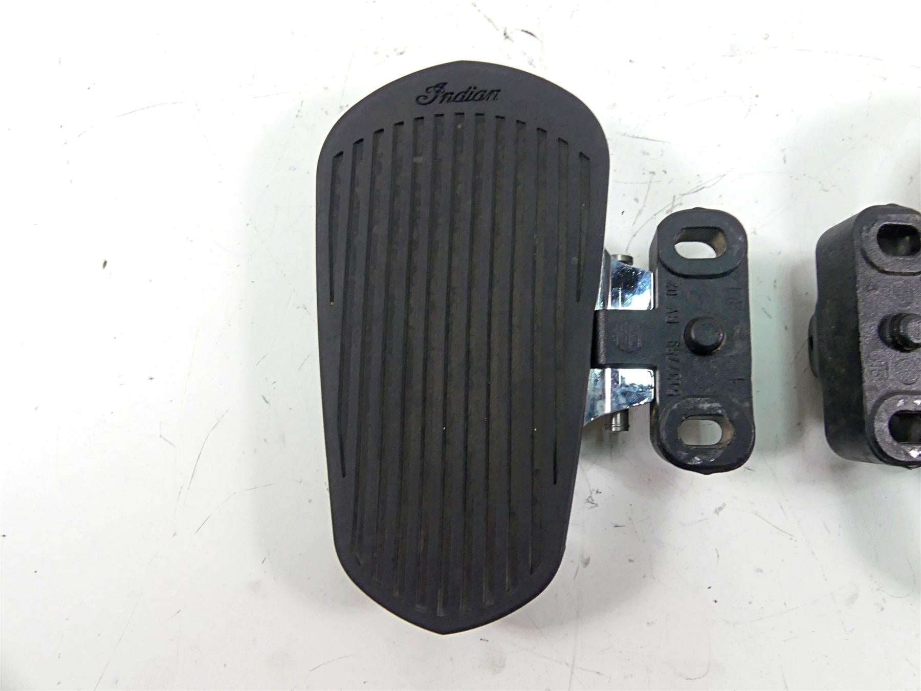 2019 Indian Chieftain Classic Rear Passenger Floor Board Floorboard Set 5137789 {{ shop.shopifyCountryName }} - Mototech271