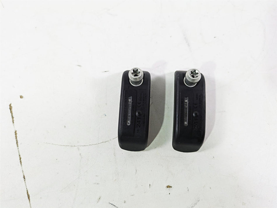 2019 Indian Chieftain Limited Tire Pressure Sensor Set 2412417 2208712 {{ shop.shopifyCountryName }} - Mototech271