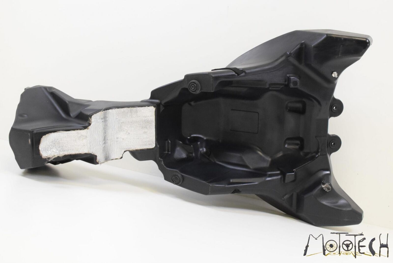 2016 Aprilia CAPONORD 1200 RALLY Fuel Gas Petrol Tank Reservoir B045320 {{ shop.shopifyCountryName }} - Mototech271