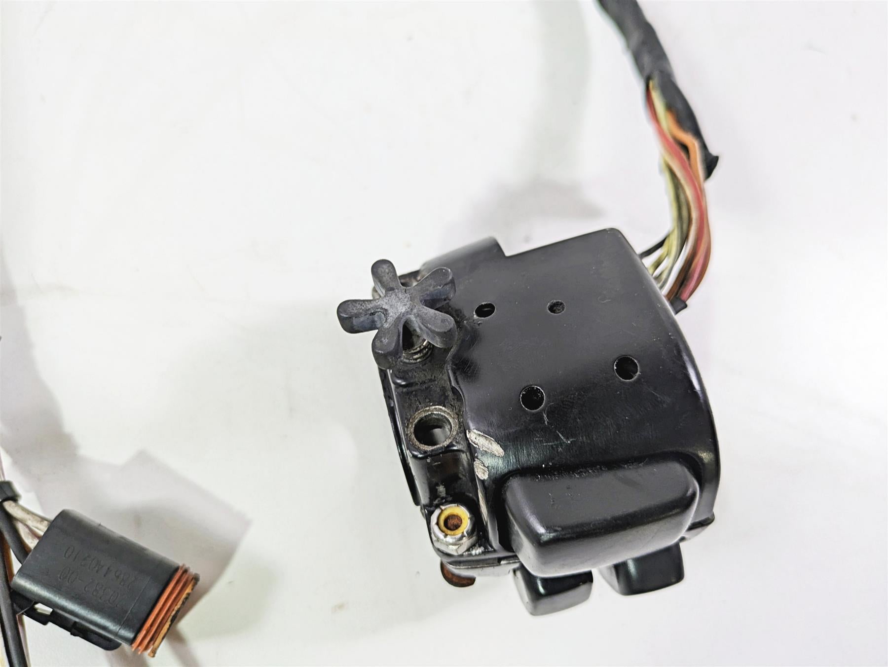 2005 Harley Touring FLHRI Road King Right Hand Control Switch 71589-96B {{ shop.shopifyCountryName }} - Mototech271