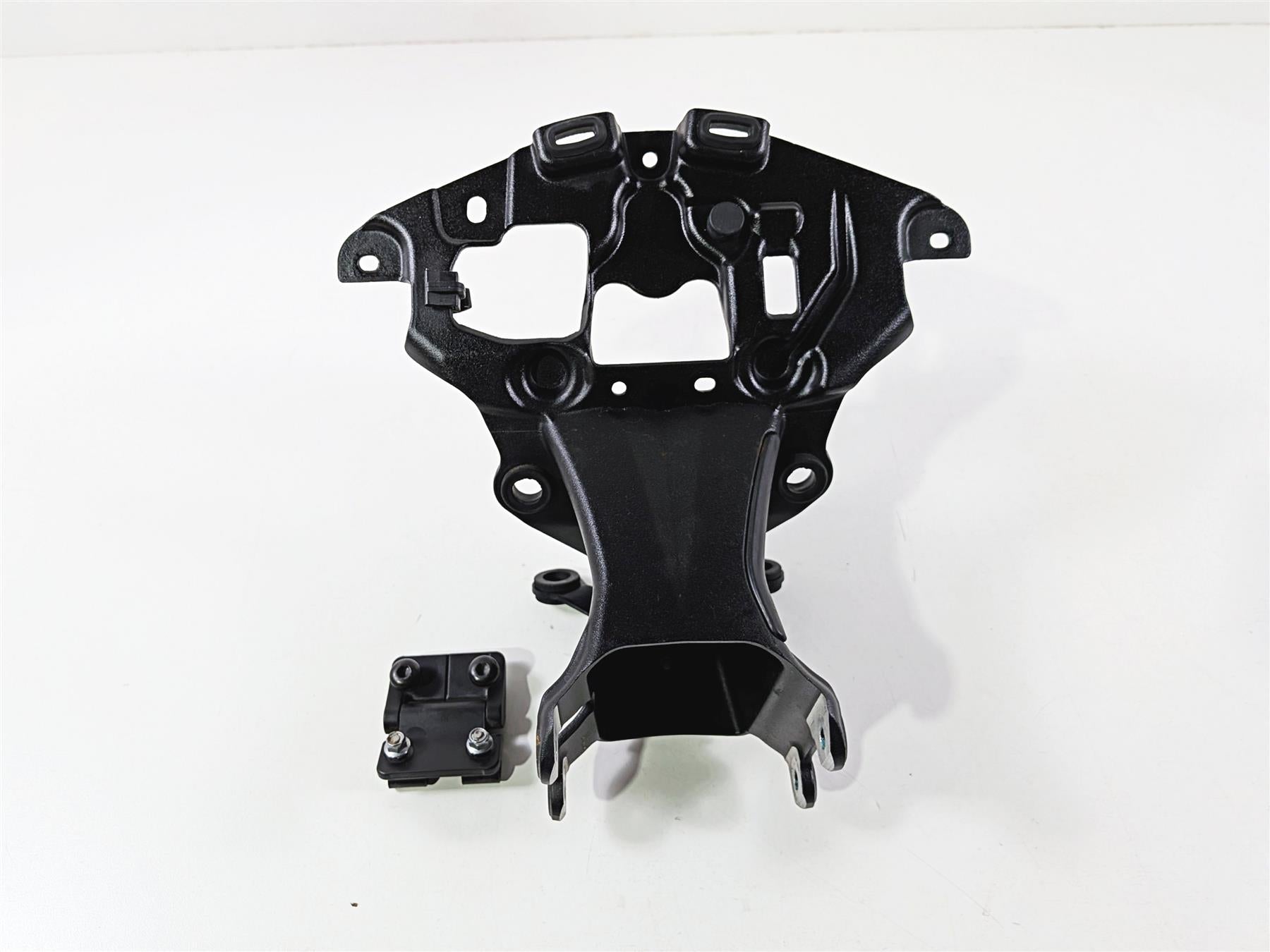 2019 Triumph Speed Triple RS 1050 Front Subframe Stay Carrier T2702886 {{ shop.shopifyCountryName }} - Mototech271