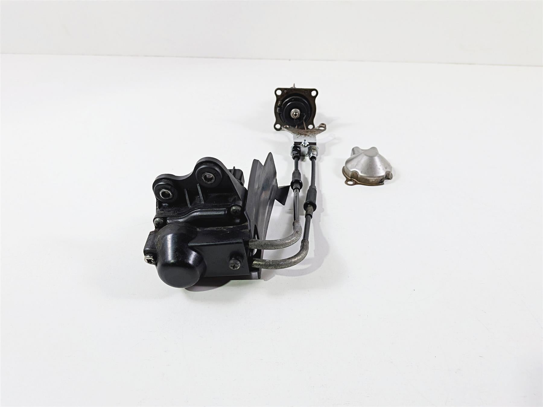 2008 Yamaha YZF R1 RN19 Exhaust Valve & Actuator Servo Motor 5VY-85820-10-00 {{ shop.shopifyCountryName }} - Mototech271