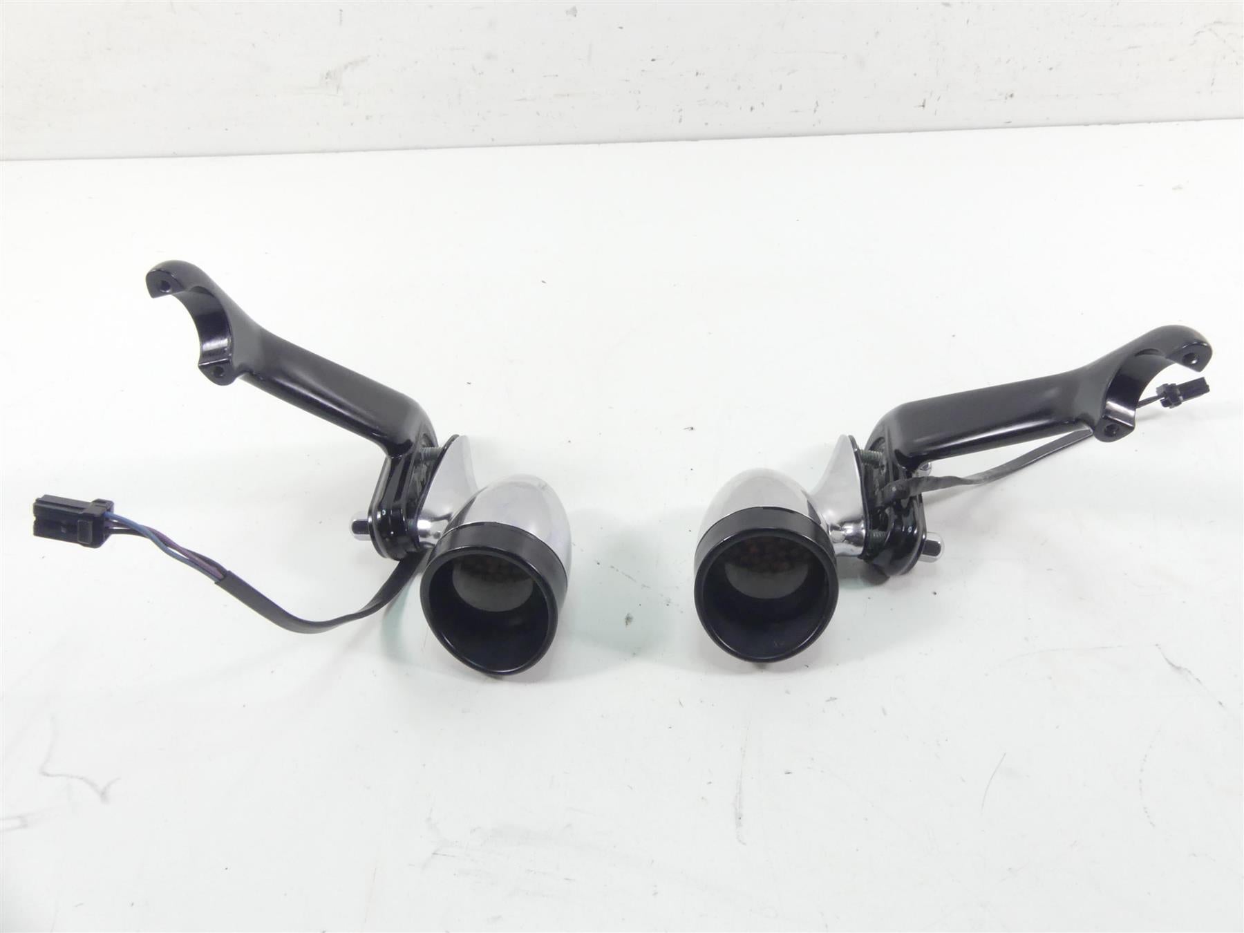 2011 Harley Touring FLTRU Road Glide Front Led Turn Signal Set 69272-05 {{ shop.shopifyCountryName }} - Mototech271