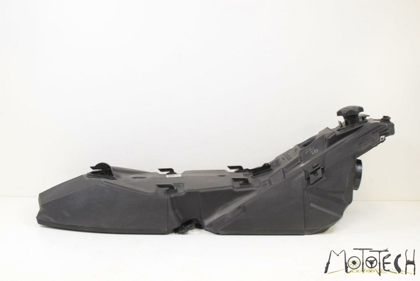 2013 Ski-Doo Summit SP 800R ETEC Fuel Gas Petrol Tank Reservoir 513033667 {{ shop.shopifyCountryName }} - Mototech271