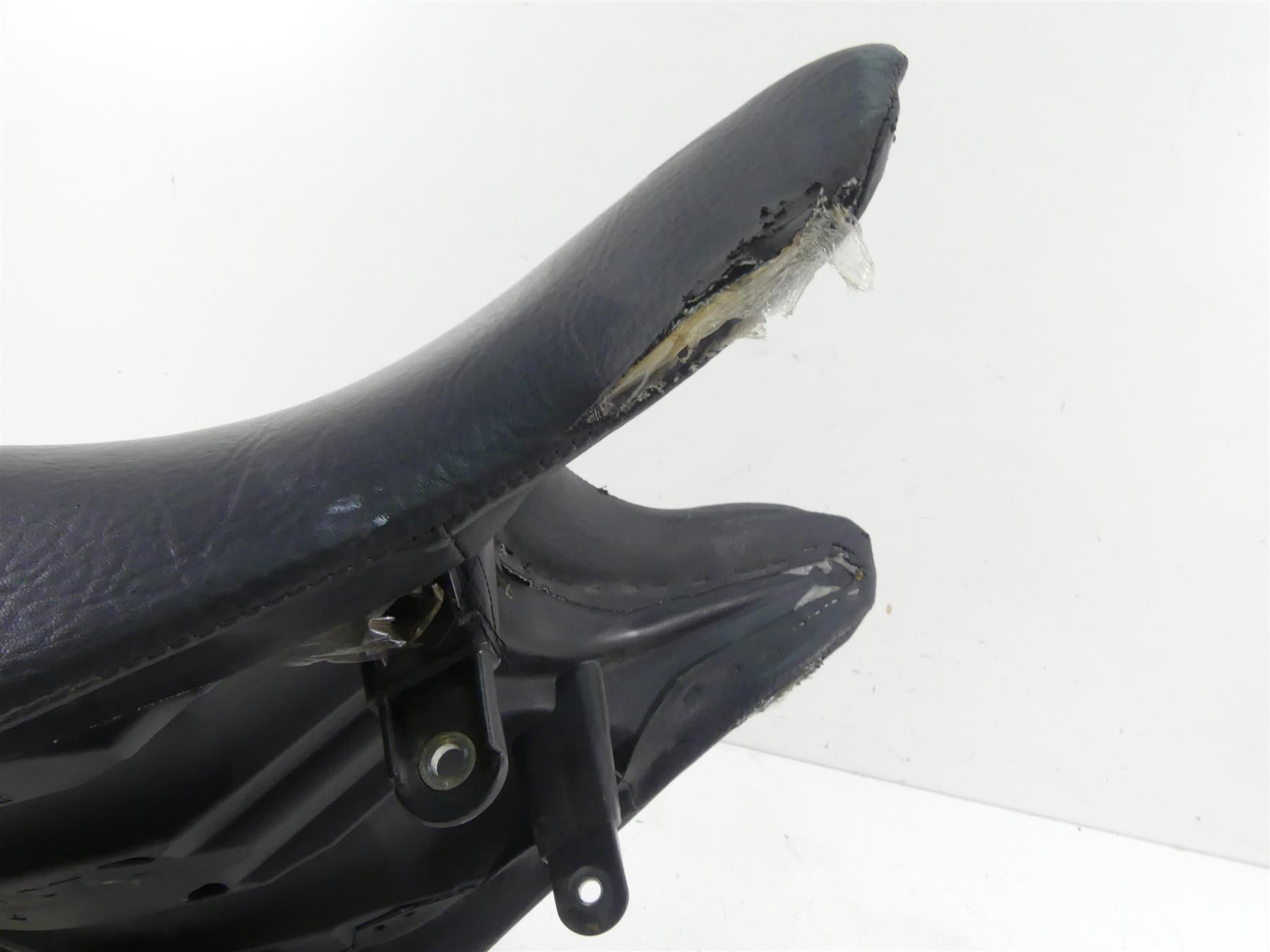 2012 Victory Cross Country Rider Driver Rider Dual Seat Saddle - Read 5438107 {{ shop.shopifyCountryName }} - Mototech271