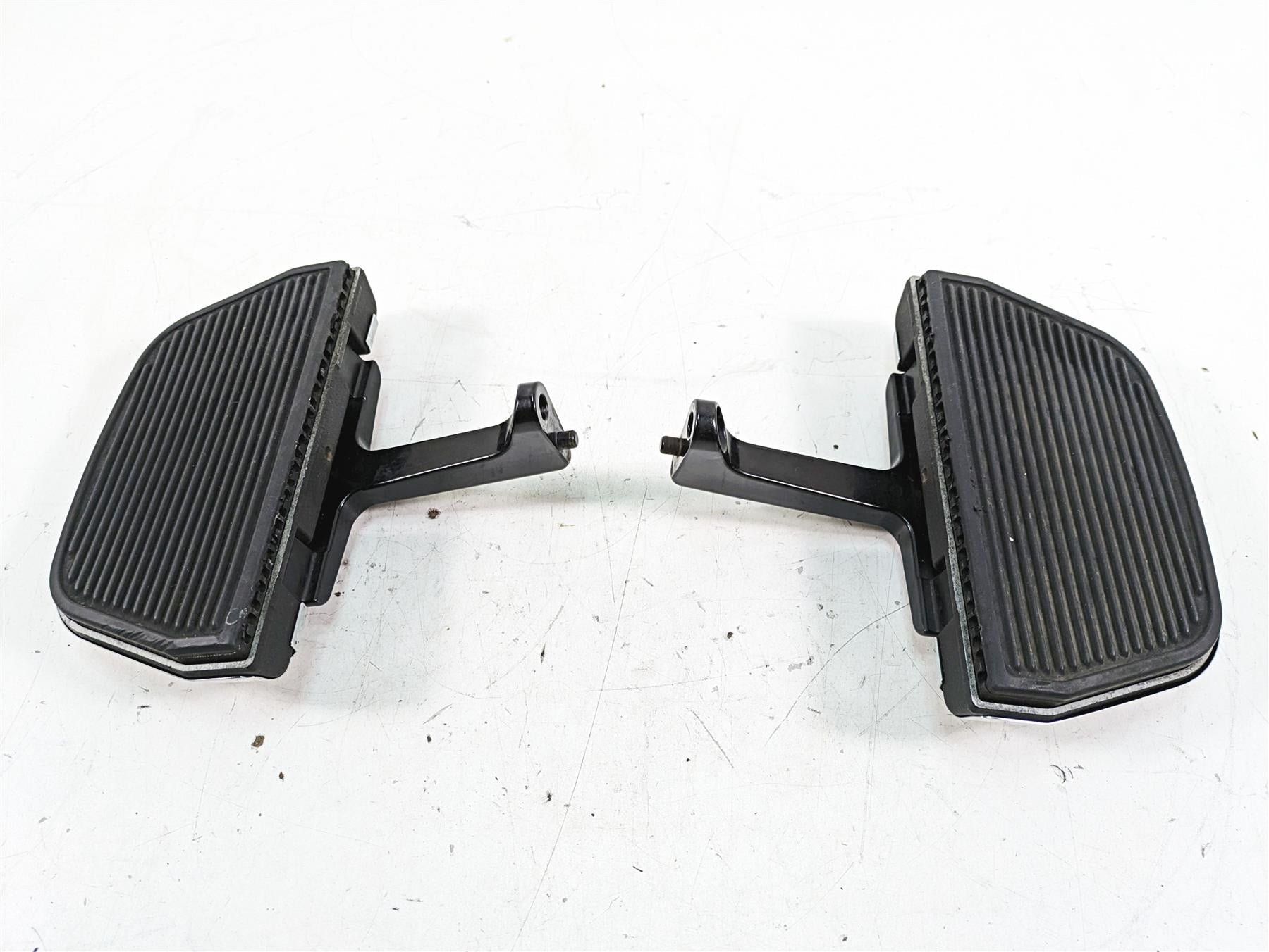 2008 Harley FLHTCU Electra Glide Left Right Passenger Floor Board Set 52719-93B | Mototech271