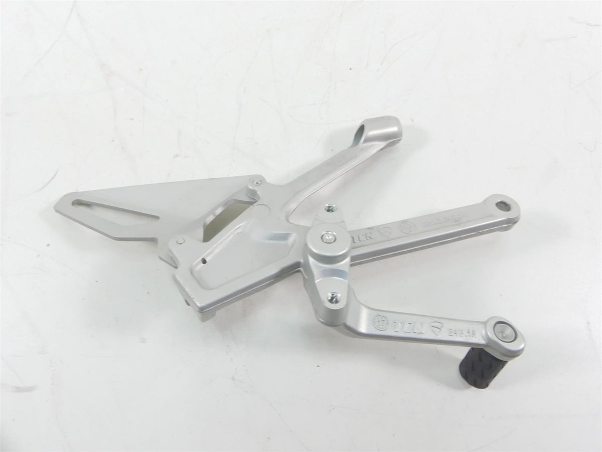 2018 Ducati Panigale 1100 V4 S Left Footpeg Shifter Set 82413461AA 45613411AA {{ shop.shopifyCountryName }} - Mototech271