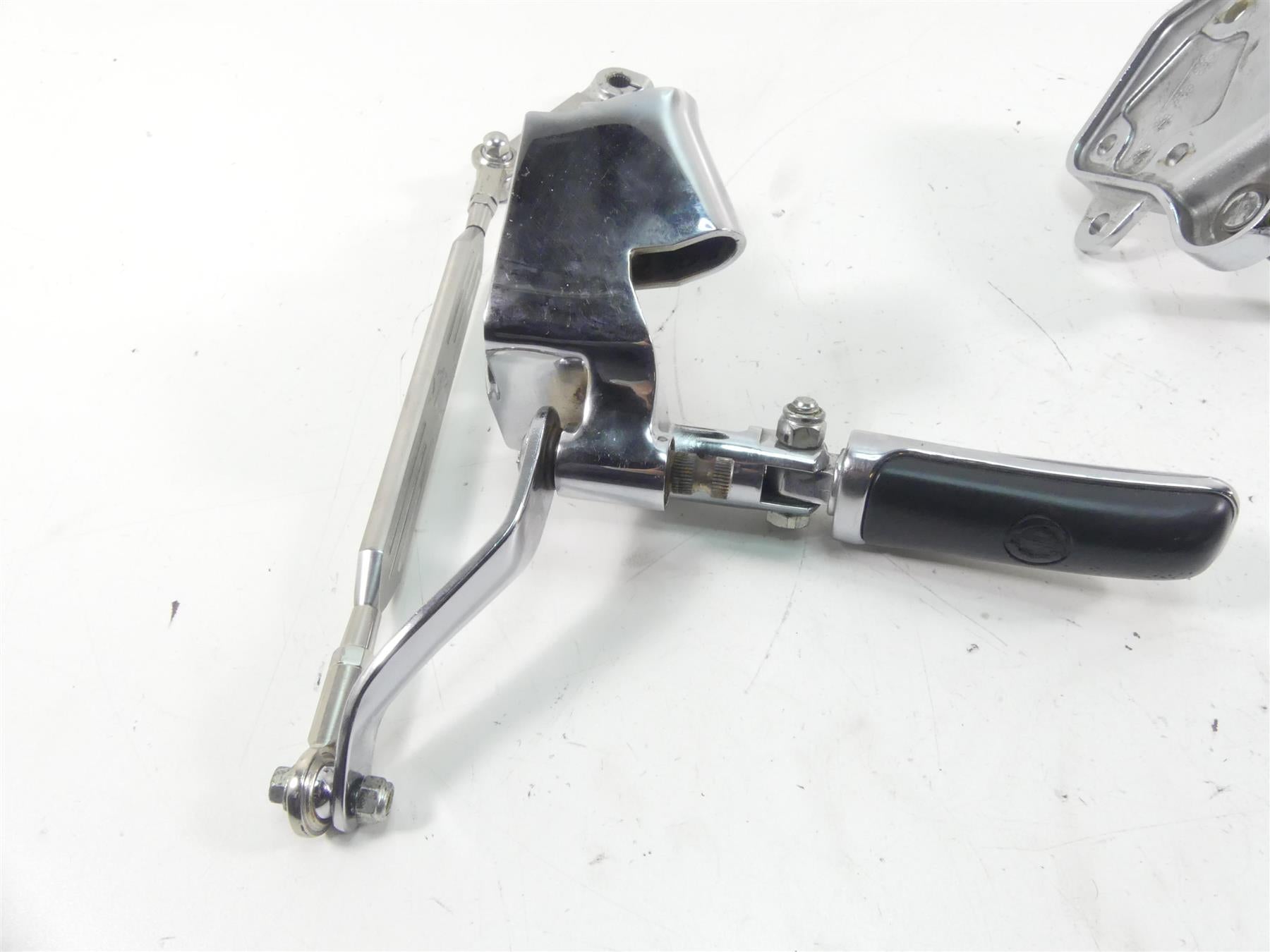 2004 Harley Softail FXSTD SE CVO Deuce Chrome Footpeg Shifter Brake Ped 33921-00 {{ shop.shopifyCountryName }} - Mototech271