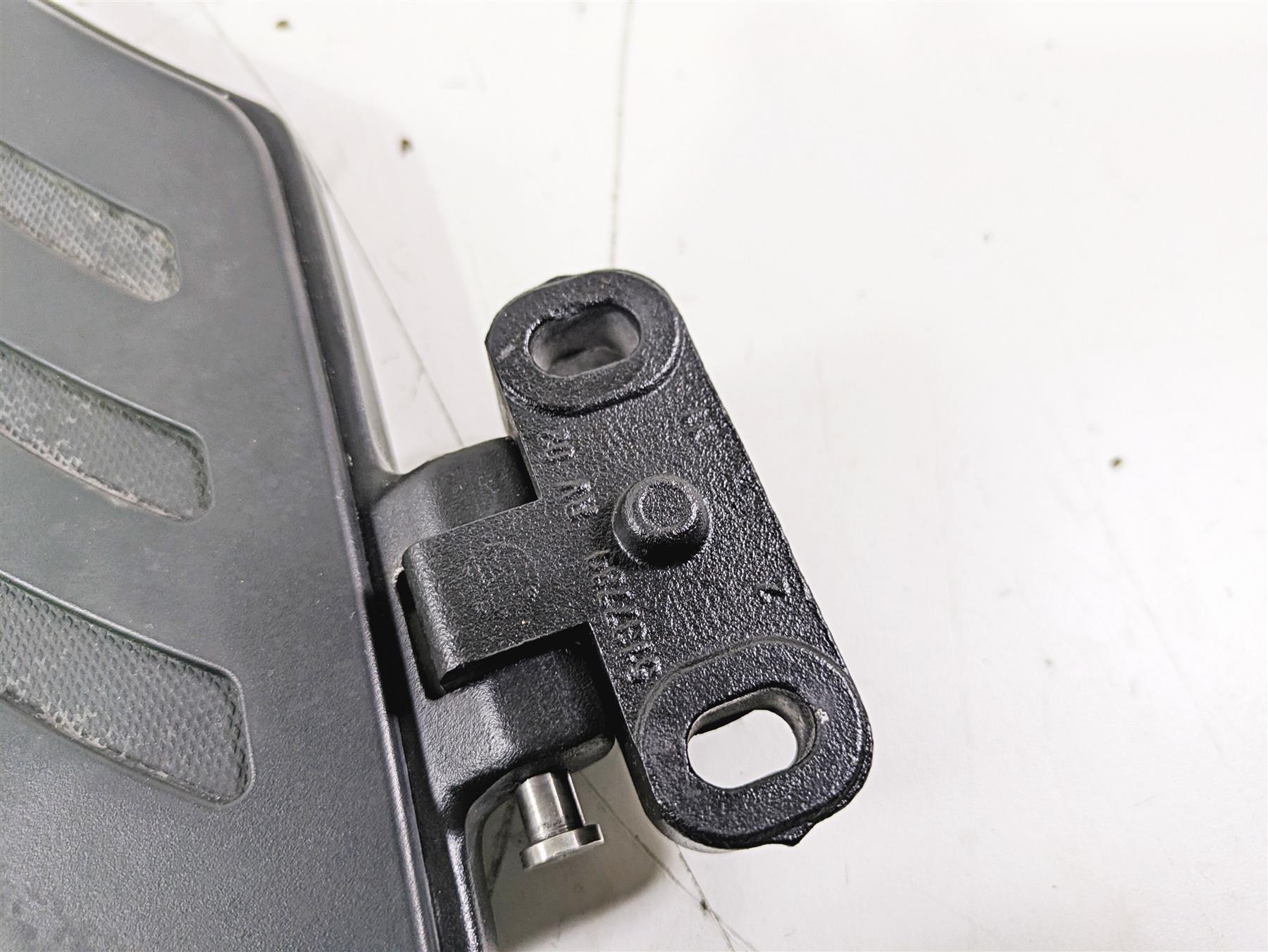 2012 Victory Cross Country Rear Passenger Floorboard Set 5137789 {{ shop.shopifyCountryName }} - Mototech271