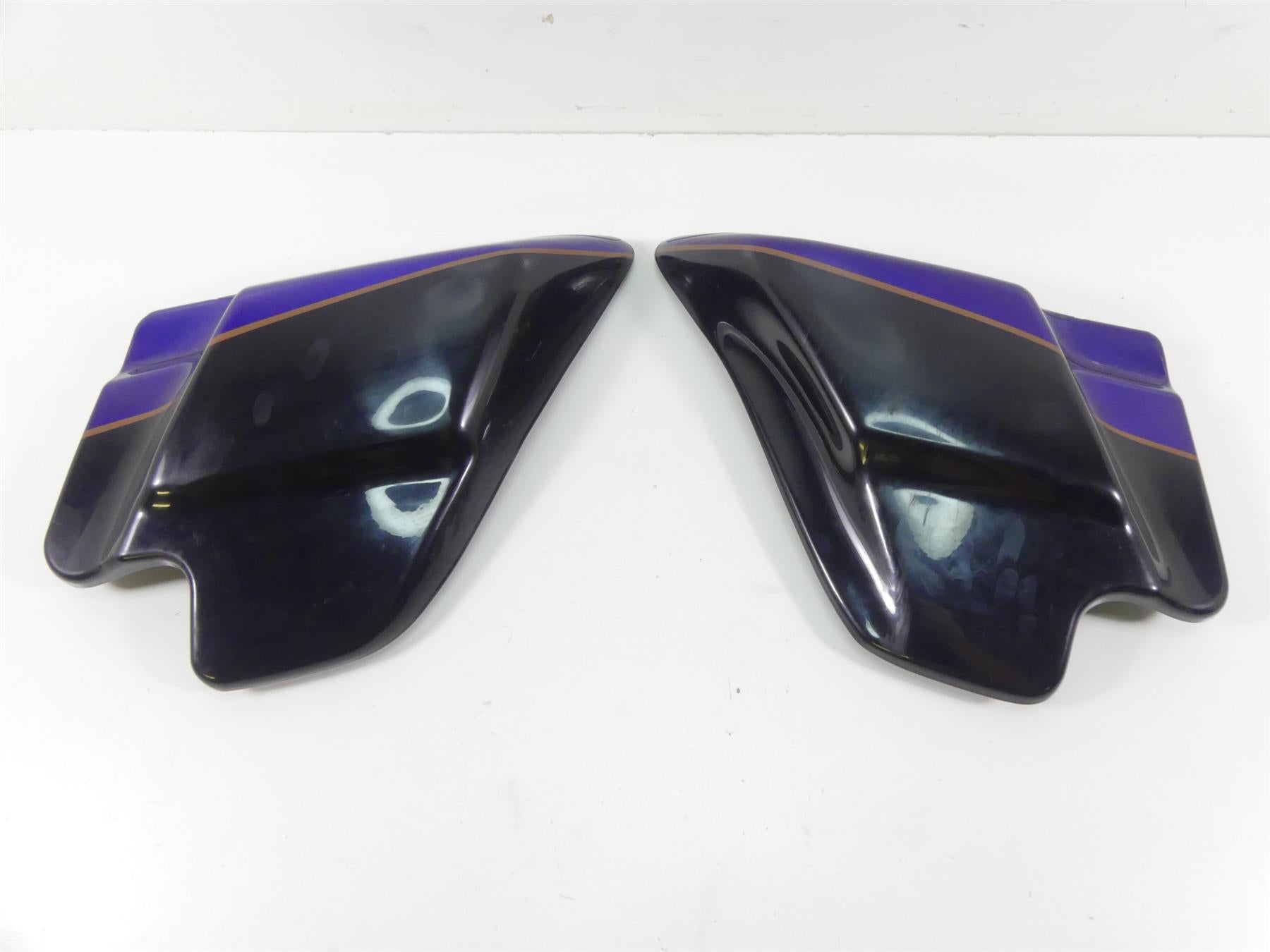 2004 Harley FLHTC SE CVO Electra Glide Side Cover Fairing Set 66048-97 {{ shop.shopifyCountryName }} - Mototech271