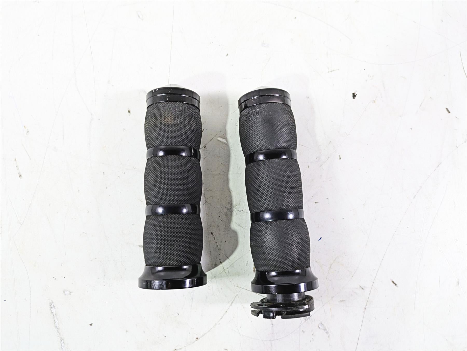 2016 Suzuki GSXR1000 Avon Air Cushion Anodized Grip Set AIR-90 {{ shop.shopifyCountryName }} - Mototech271