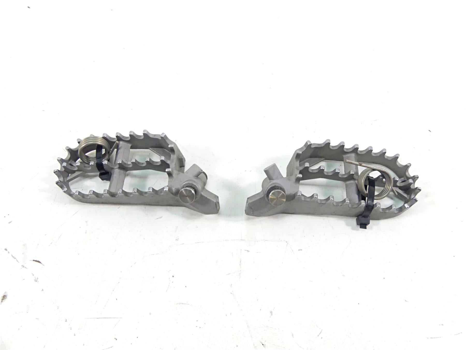 2016 BMW R1200GS Adv K51 Rider Footpeg Foot Peg Set 46718529843 46718529844 {{ shop.shopifyCountryName }} - Mototech271