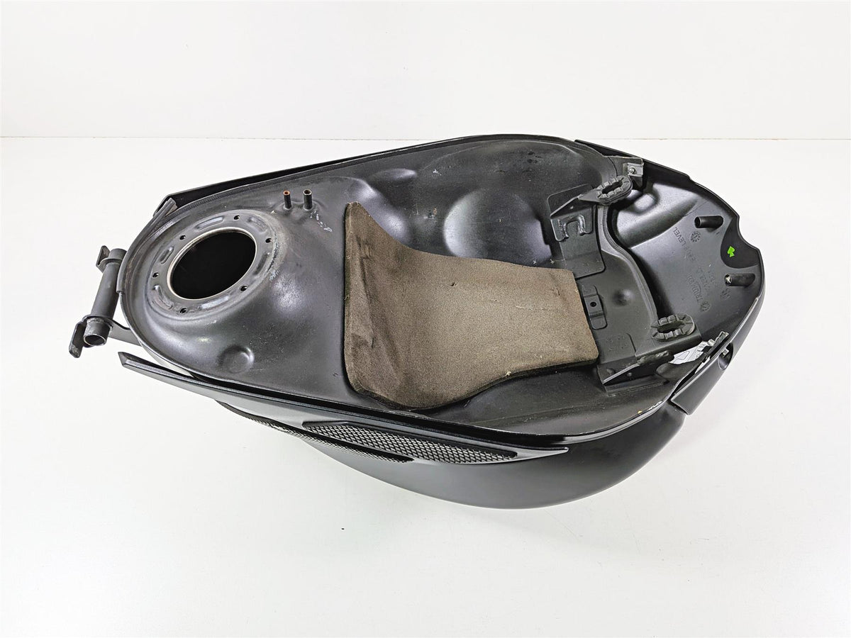 2019 Triumph Speed Triple RS 1050 Fuel Gas Petrol Tank & Covers T2401393 {{ shop.shopifyCountryName }} - Mototech271