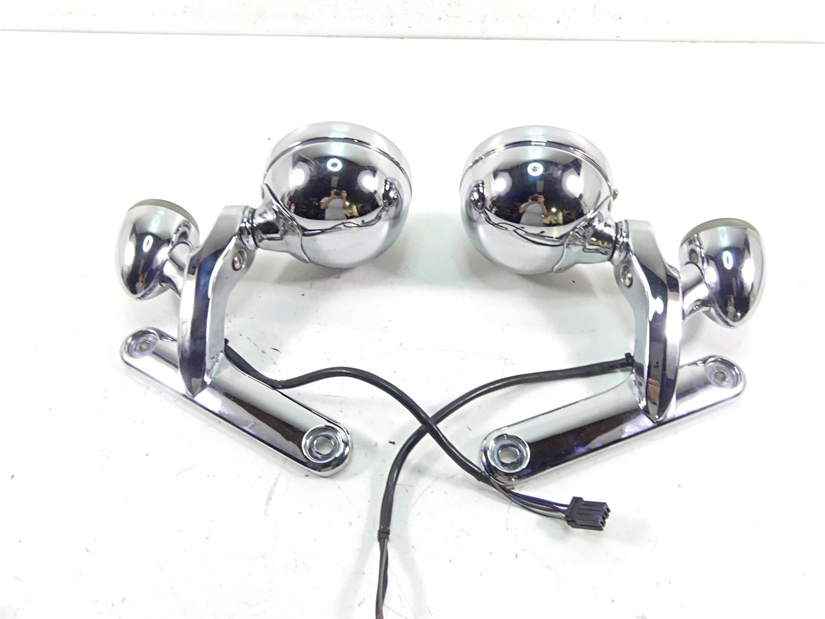 2006 Harley Touring FLHTCU SE E-Glide Front Spot Light Blinker Set 69560-06 {{ shop.shopifyCountryName }} - Mototech271