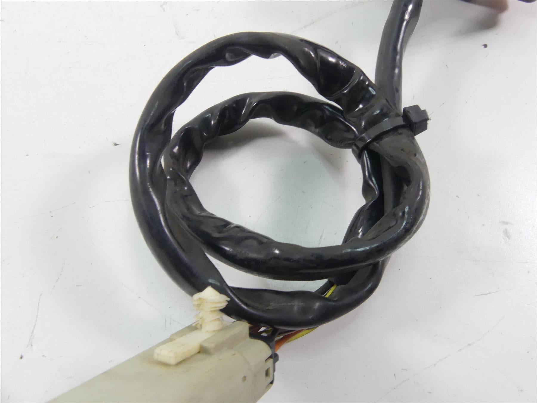 2012 Harley Touring FLHTP Electra Glide Left Hand Siren Control Switch 71515-08 {{ shop.shopifyCountryName }} - Mototech271