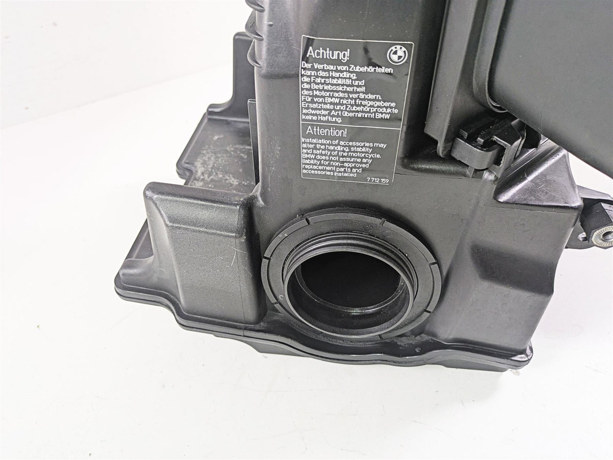 2010 BMW R1200GS K25 Air Box + Tubes & Front Air Ram 13717720354 {{ shop.shopifyCountryName }} - Mototech271