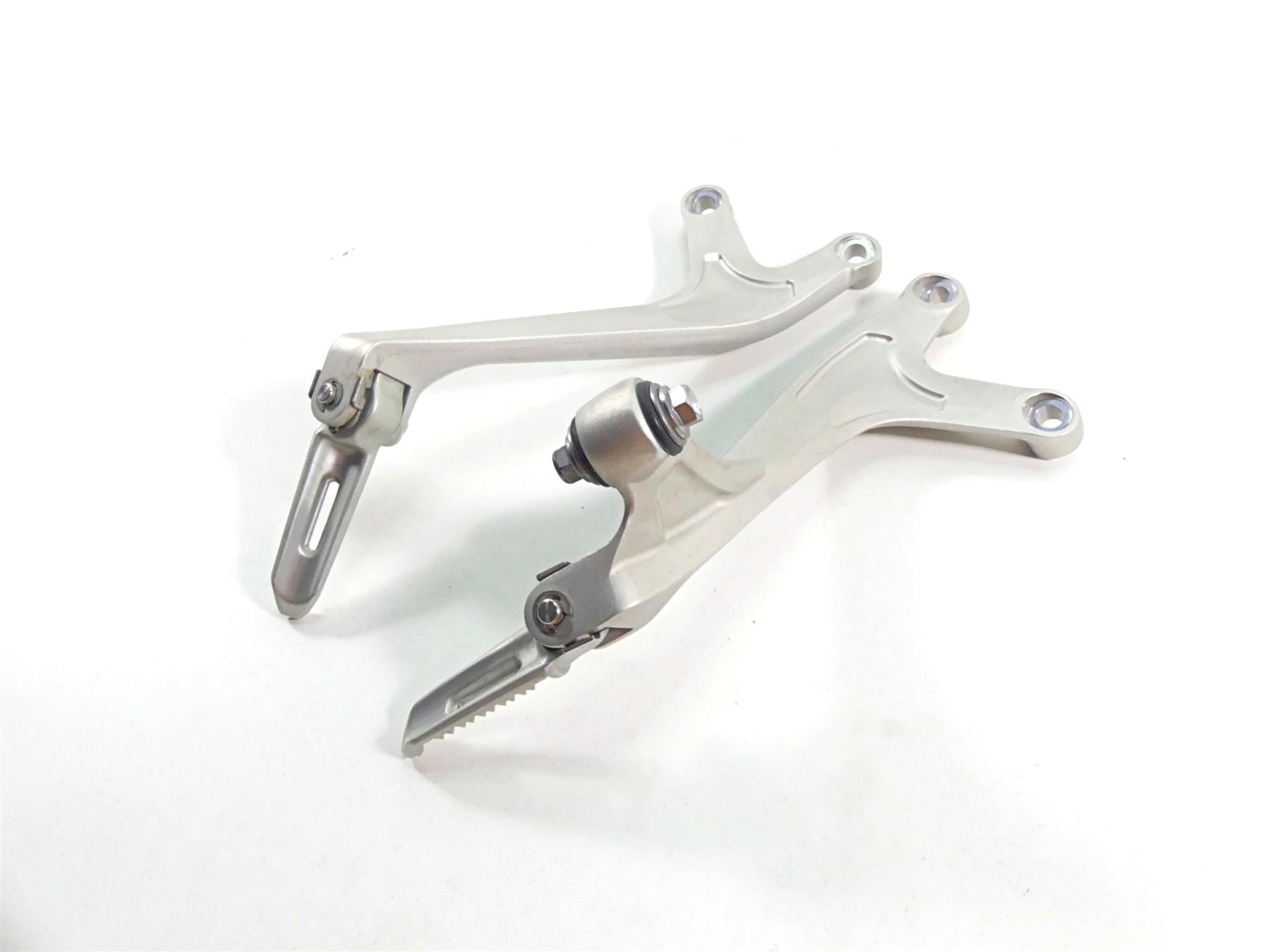 2022 Triumph Speed Triple 1200 RS Rear Passenger Footpeg Rest T2082430 T2082440 {{ shop.shopifyCountryName }} - Mototech271
