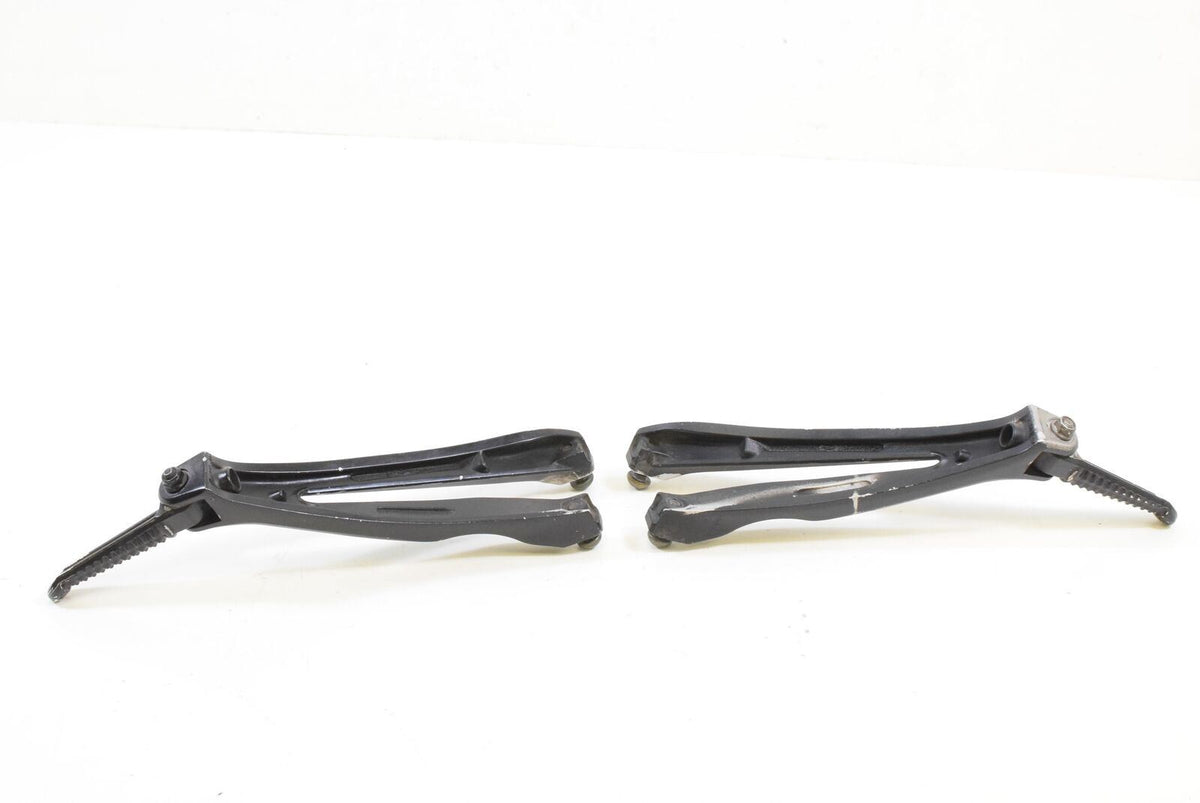 2005 Yamaha YZFR1 YZF R1 Rear Passenger Foot Peg Footpeg Set R 5VY-2741L-00-00 {{ shop.shopifyCountryName }} - Mototech271