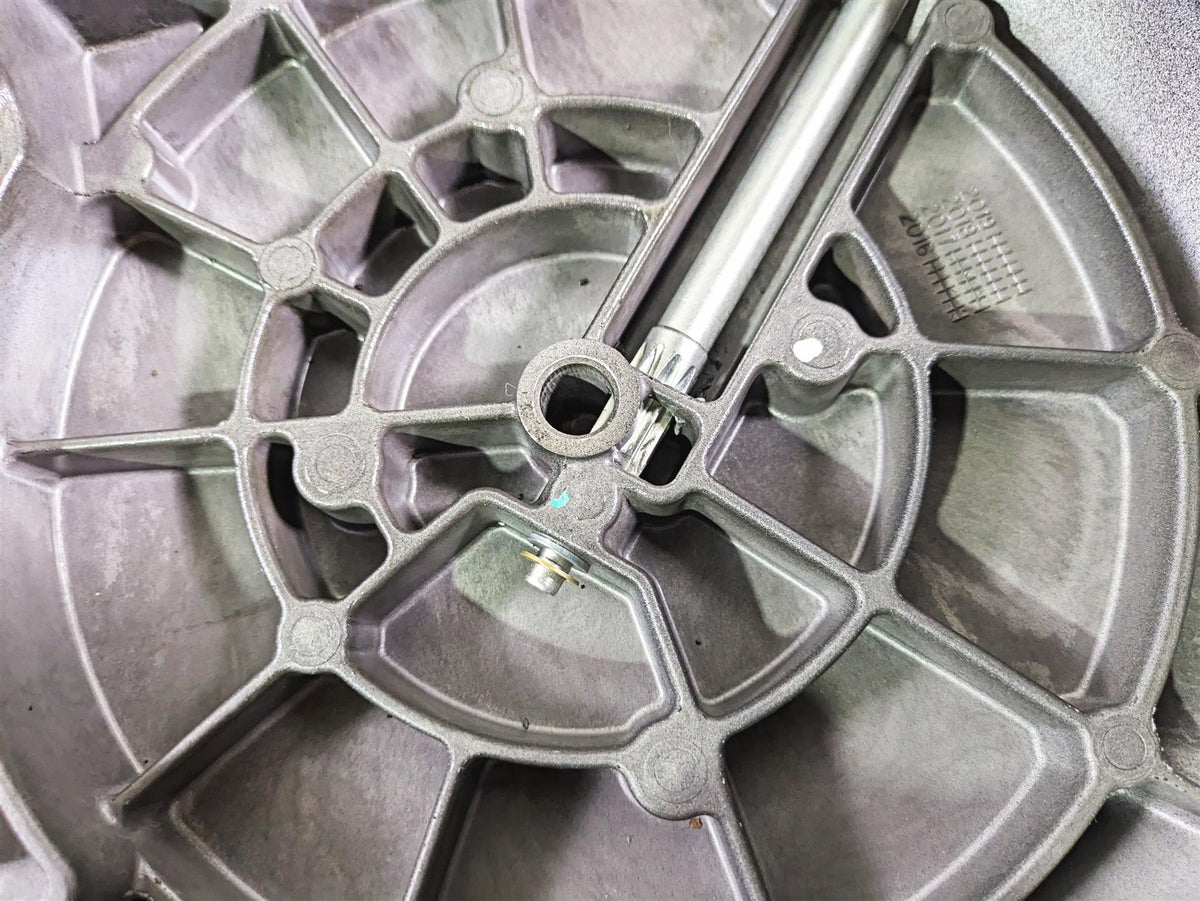 2018 Indian Chieftain Limited Primary Drive Clutch Engine Cover 1205125-521 {{ shop.shopifyCountryName }} - Mototech271