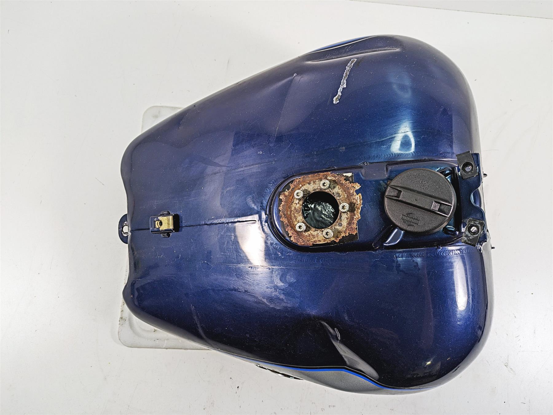 1999 Harley Touring FLHTC Electra Glide Fuel Gas Petrol Tank -Dented 61227-98 {{ shop.shopifyCountryName }} - Mototech271