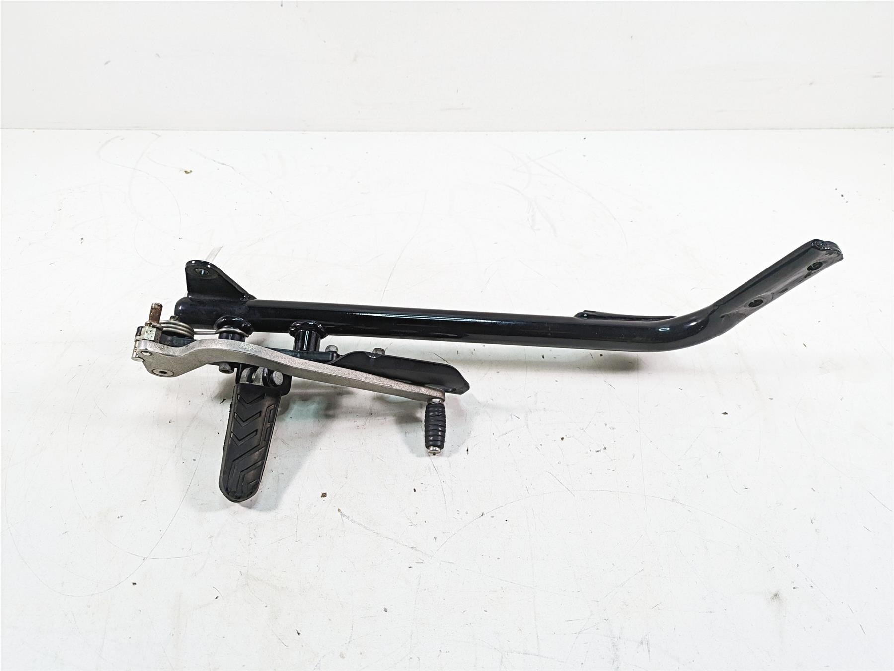 2013 Moto Guzzi V7 750 Stone Right Downtube Foot Peg Brake Pedal Set B063197 {{ shop.shopifyCountryName }} - Mototech271
