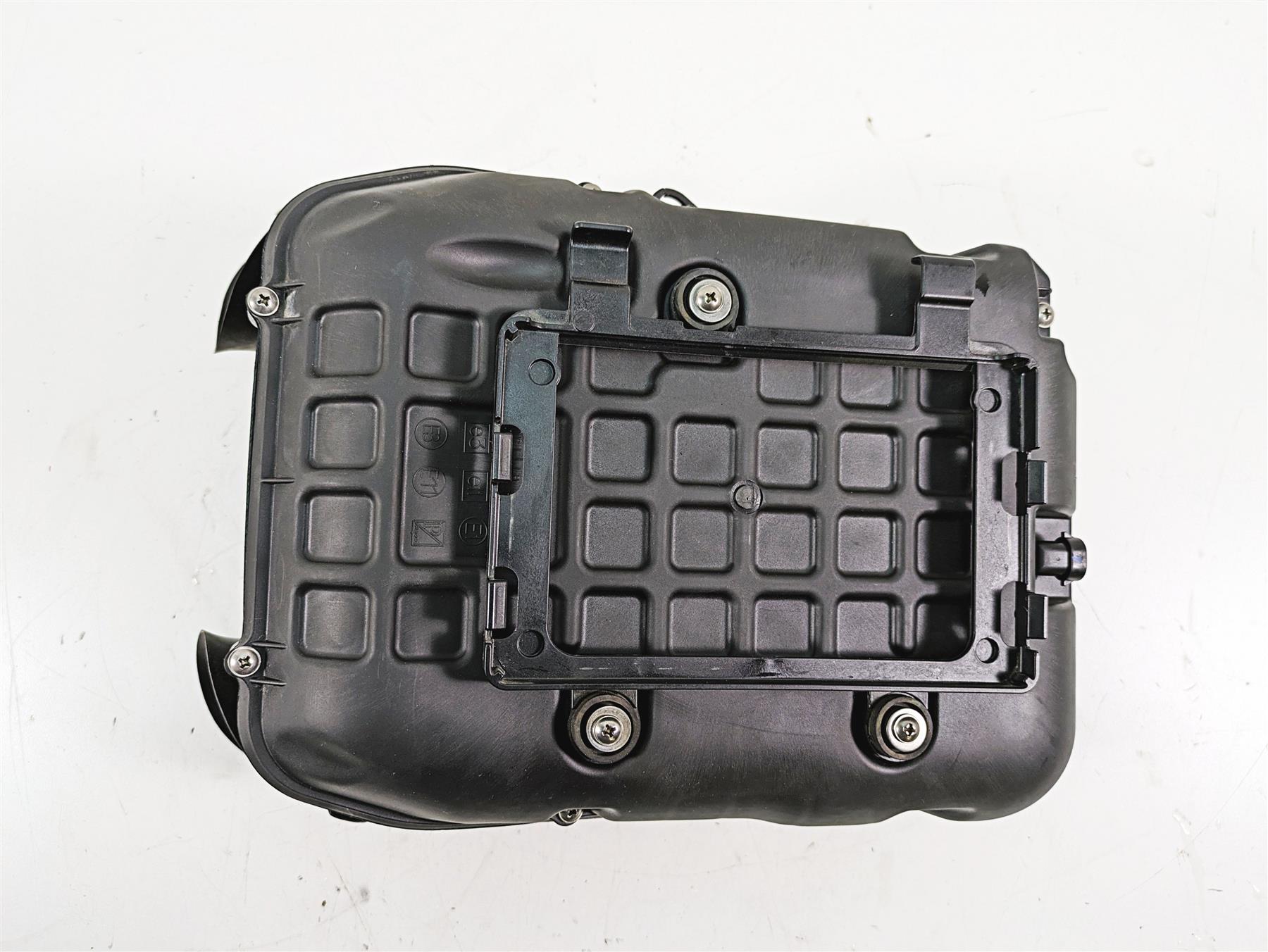 2020 Aprilia Tuono V4 Factory Air Filter Box Cleaner Velocity Stacks Set 858931 {{ shop.shopifyCountryName }} - Mototech271