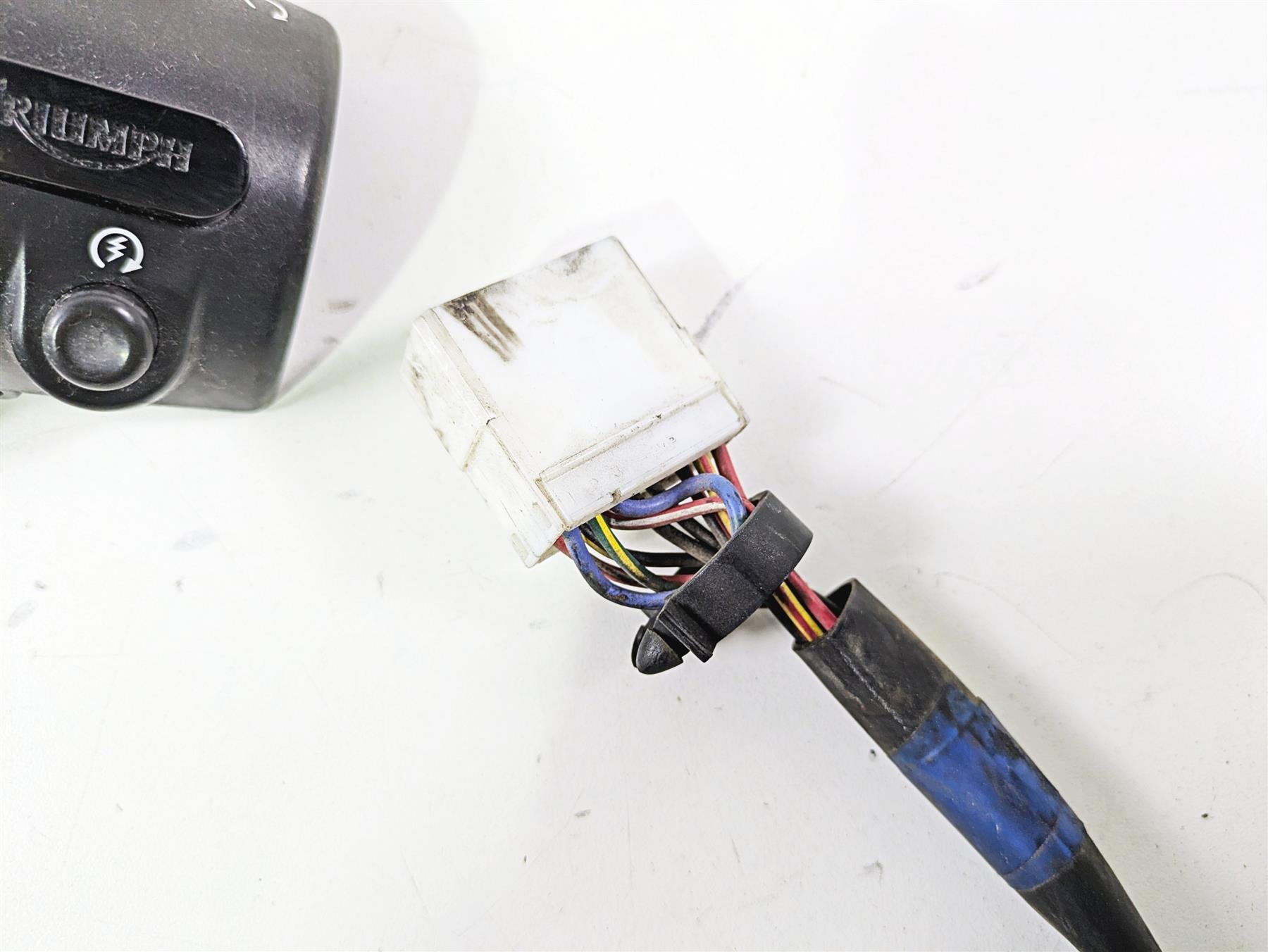 2006 Triumph Rocket 3 Right Hand Control Switch Start Kill READ T2046701 {{ shop.shopifyCountryName }} - Mototech271