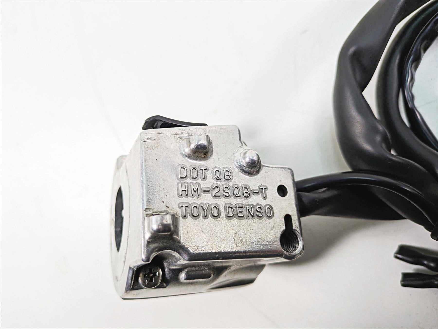 2006 Honda VT1100 C2 Shadow Left Hand Control Switch Light Horn 35020-MCK-A00 {{ shop.shopifyCountryName }} - Mototech271