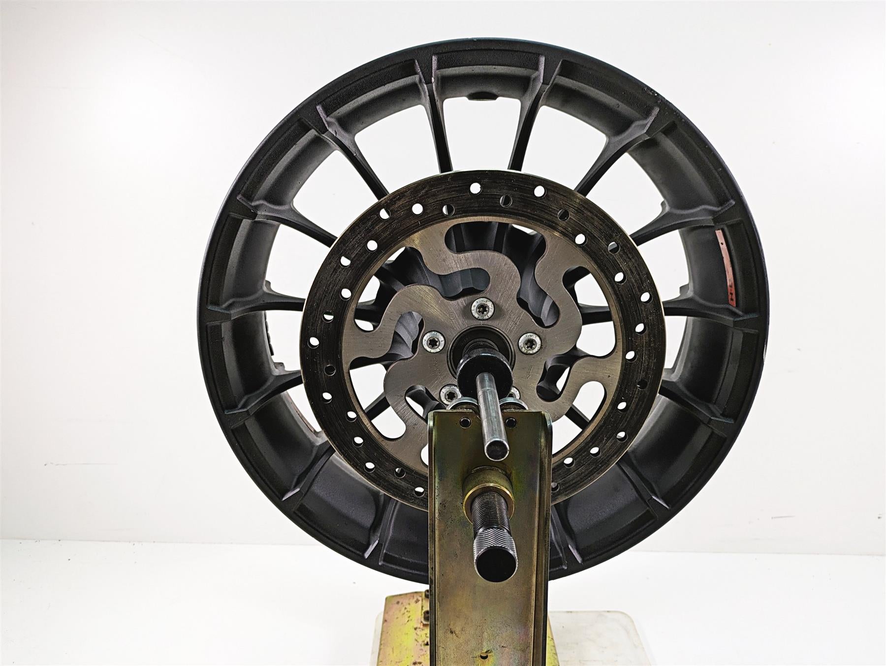 2018 Harley Touring FLHXSE CVO Street Glide Rear Wheel Rim 18x5 Talon 40900517 {{ shop.shopifyCountryName }} - Mototech271