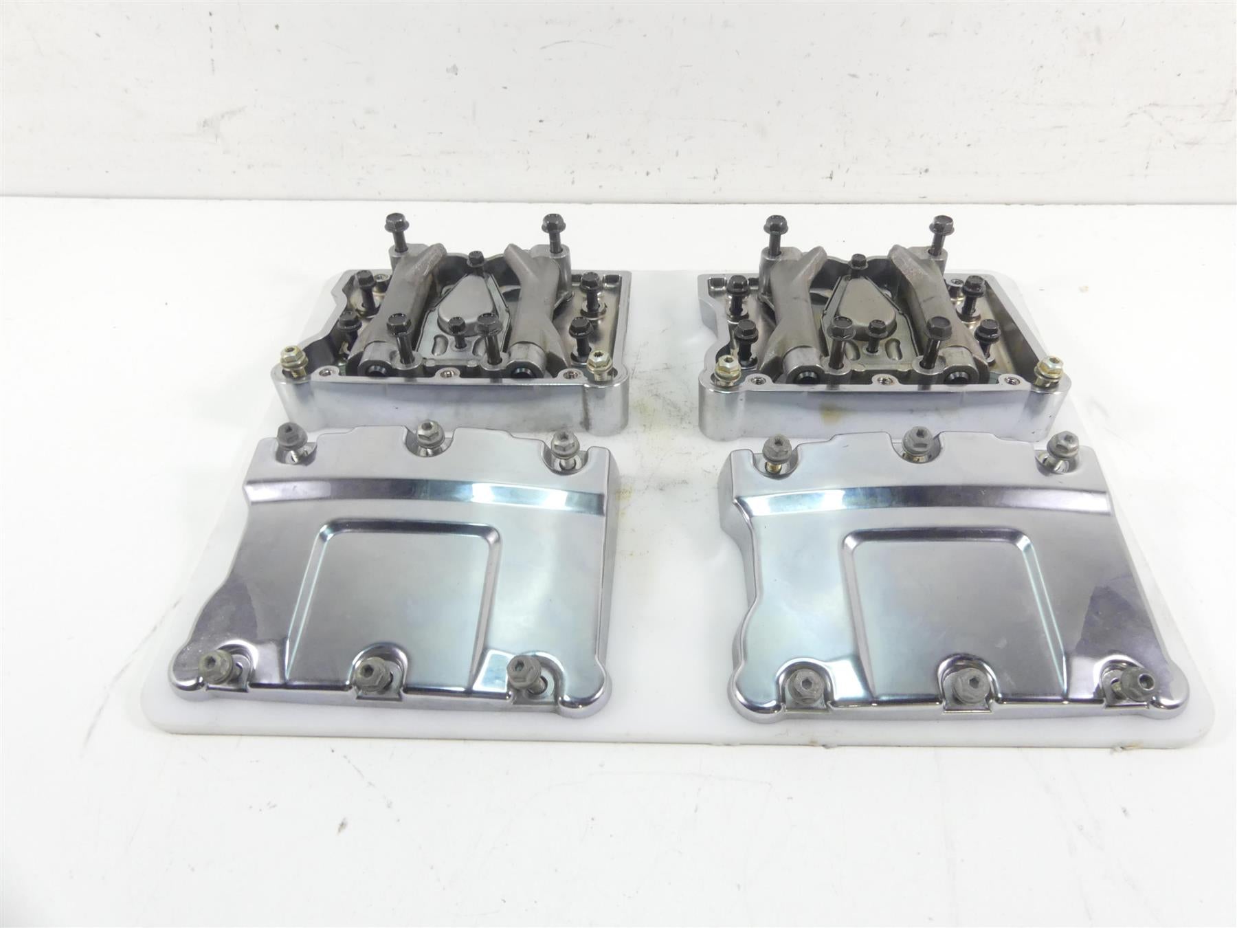2011 Harley Touring FLTRU Road Glide Rocker Box Valve Cover Set 17571-99 {{ shop.shopifyCountryName }} - Mototech271