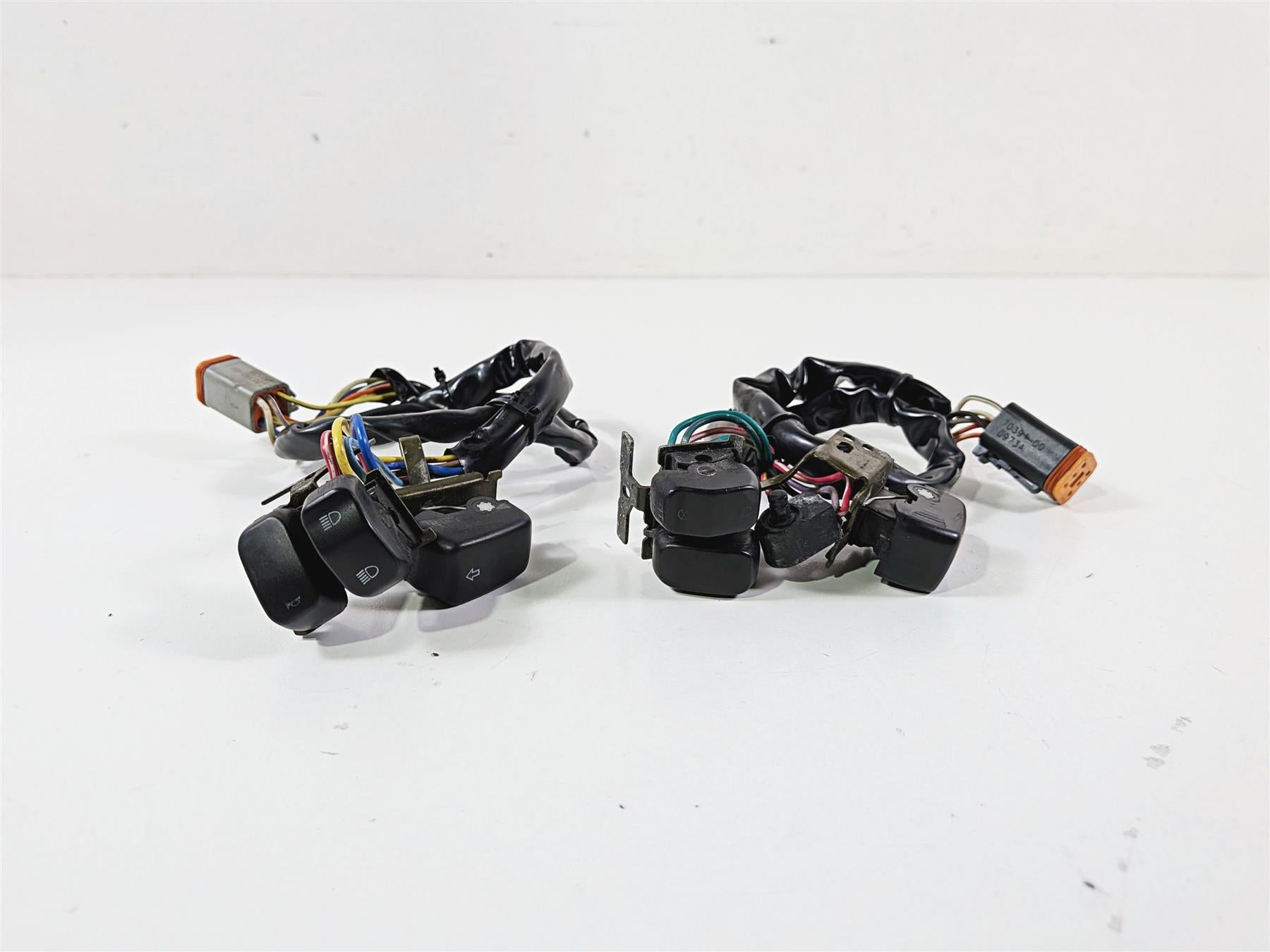 2003 Harley Sportster XL1200 Left Right Hand Control Switch Set 71682-06A {{ shop.shopifyCountryName }} - Mototech271