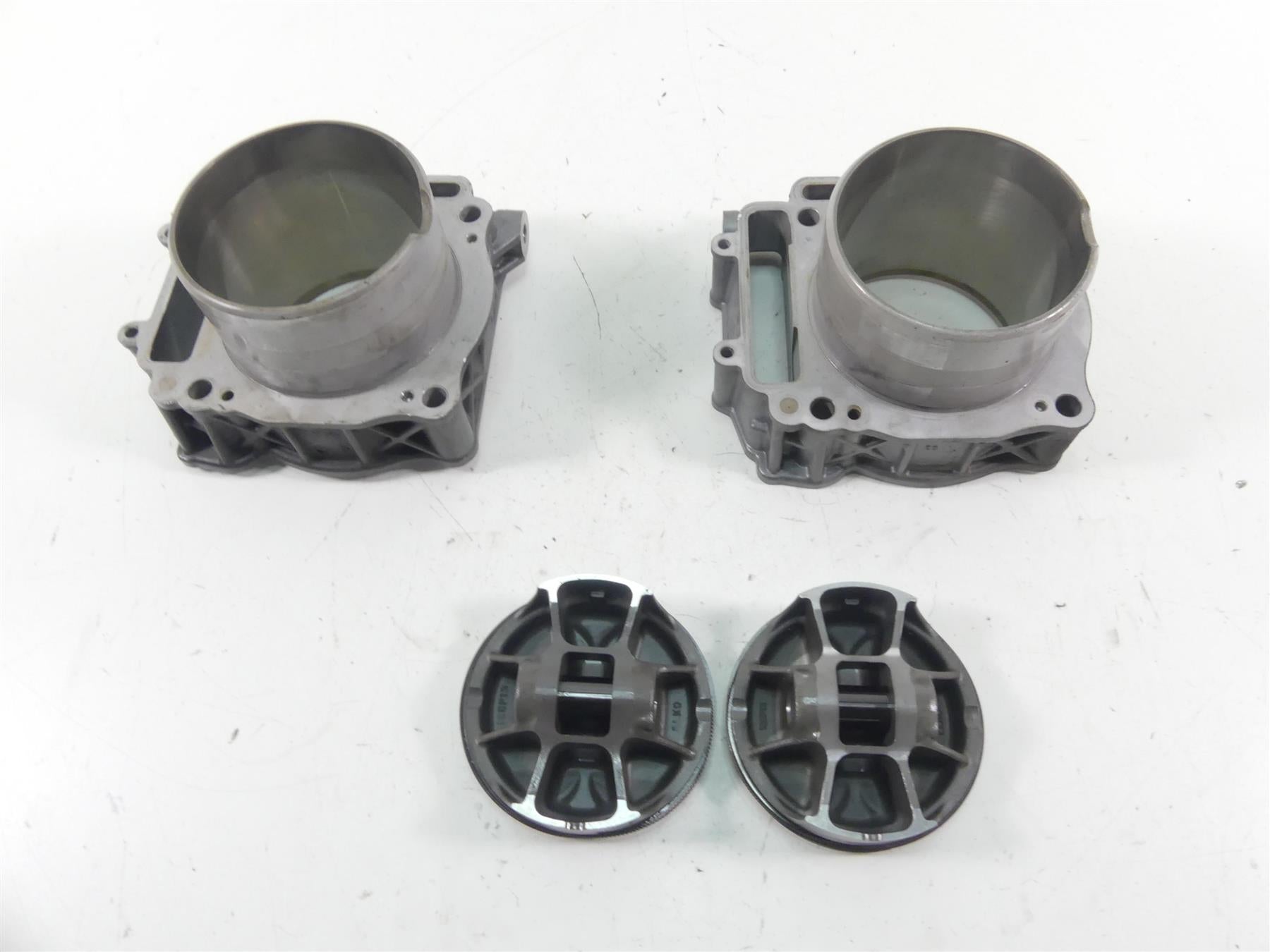 2015 KTM 1290R Super Duke Cylinder Jug Barrel Piston Set 6133003830024 {{ shop.shopifyCountryName }} - Mototech271