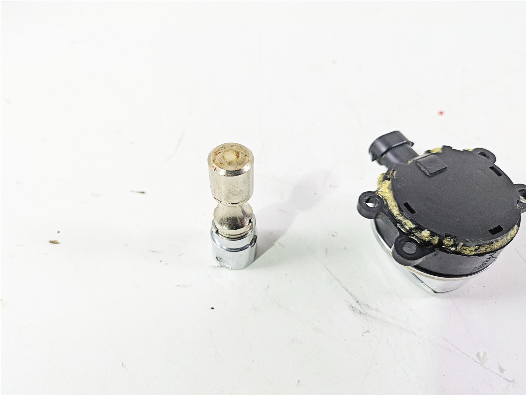 2014 Harley FLS Softail Slim Ignition Switch Key Lock Set 71400076 {{ shop.shopifyCountryName }} - Mototech271