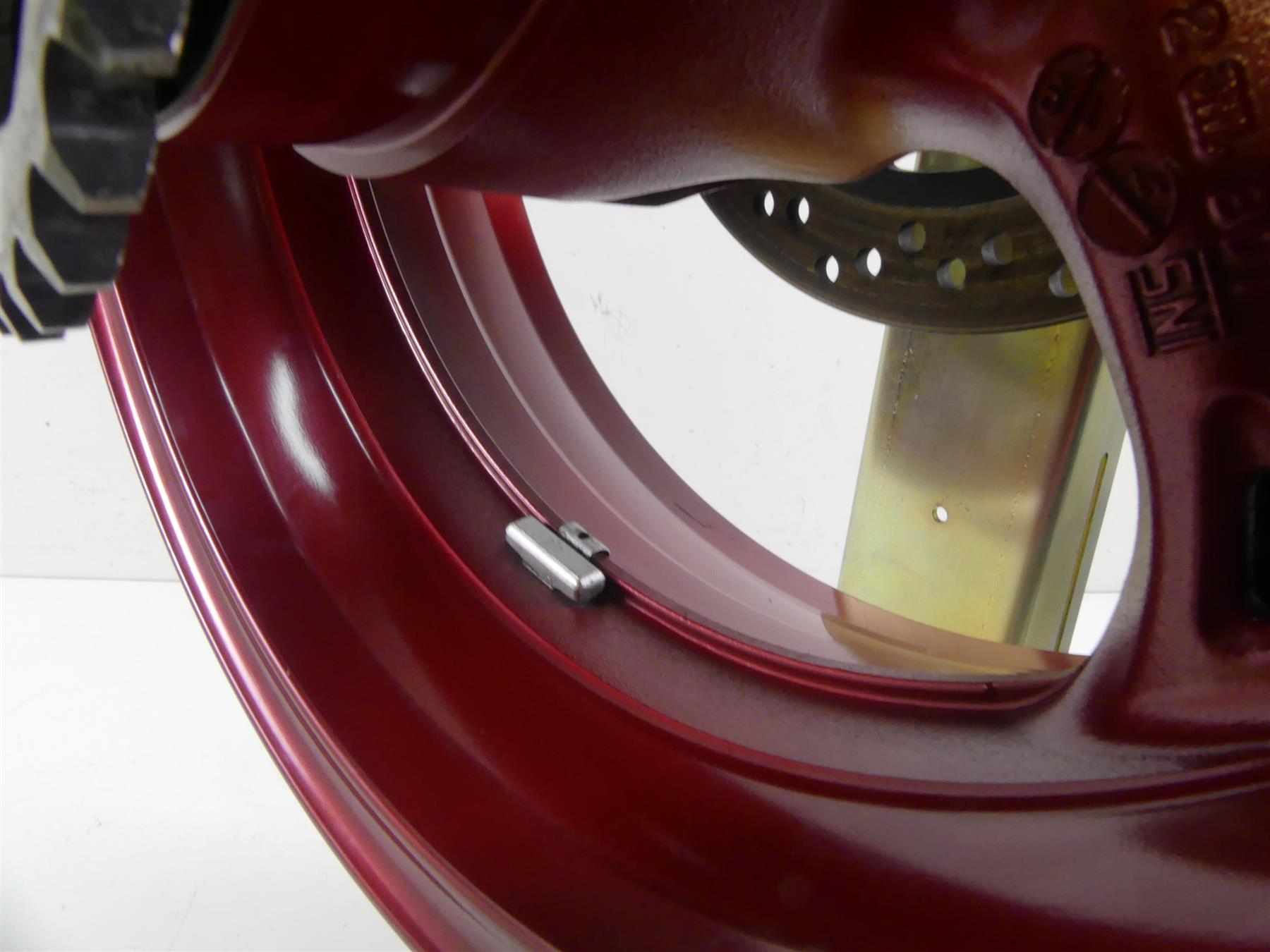 2020 Suzuki GSX1300 R Hayabusa Straight Rear Wheel Rim 17x6 64111-15H11 {{ shop.shopifyCountryName }} - Mototech271