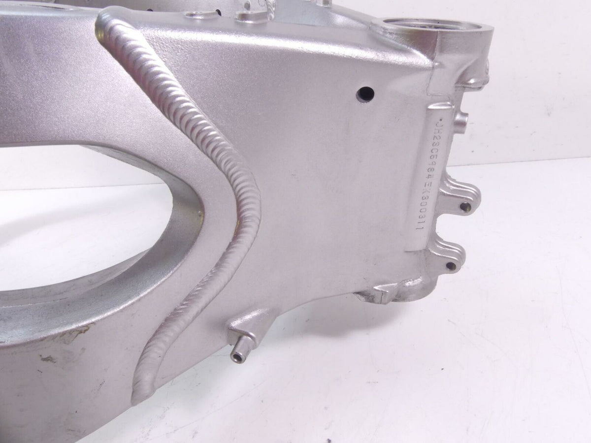 2014 Honda CBR1000 SP Fireblade Straight Main Frame Chassis Slvg 50010-MFL-671ZB {{ shop.shopifyCountryName }} - Mototech271