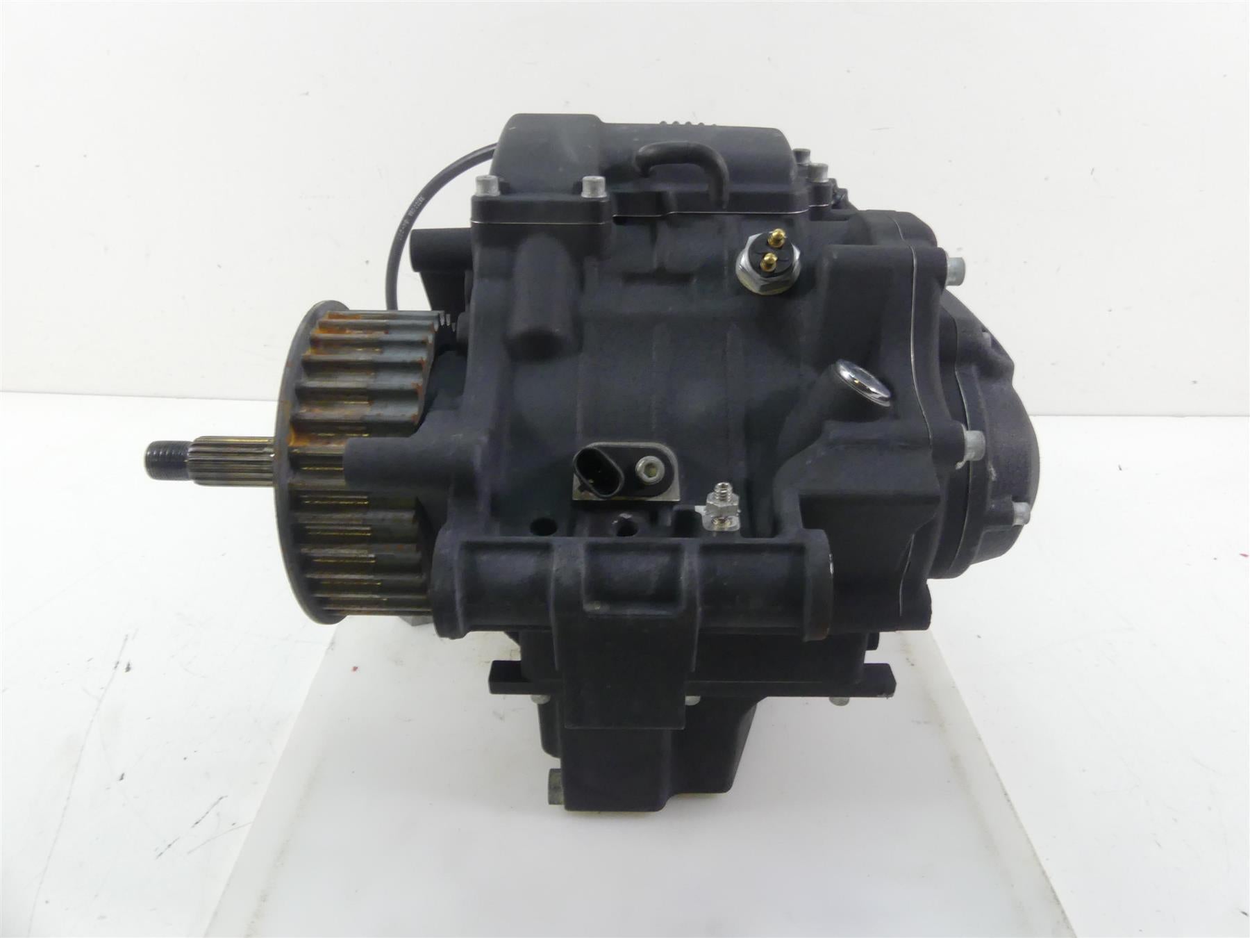 2015 Harley FXDF Dyna Fat Bob 6-Speed Transmission Tranny Gear Box 33083-10A {{ shop.shopifyCountryName }} - Mototech271
